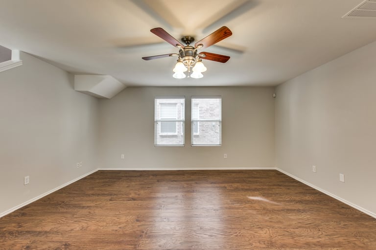 Photo 13 of 38 - 3625 Camino Real Trl, Denton, TX 76208