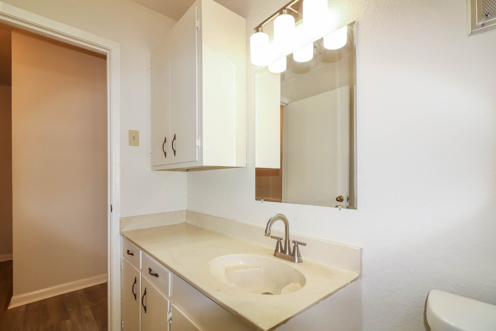 Photo 15 of 19 of 1502 Austin St, Portland, TX