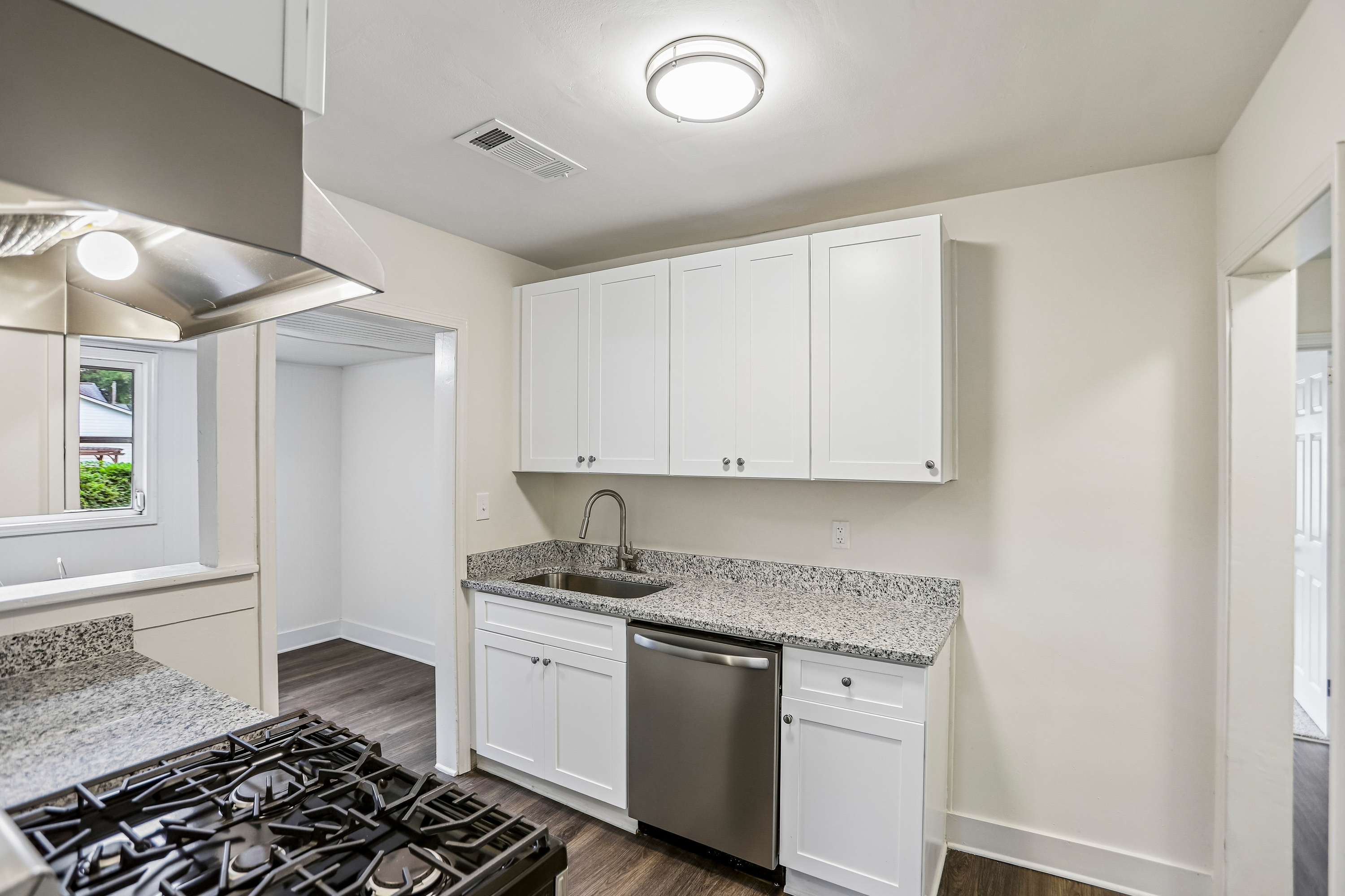 Photo 22 of 53 of 1330 Lynford Dr SW, Atlanta, GA