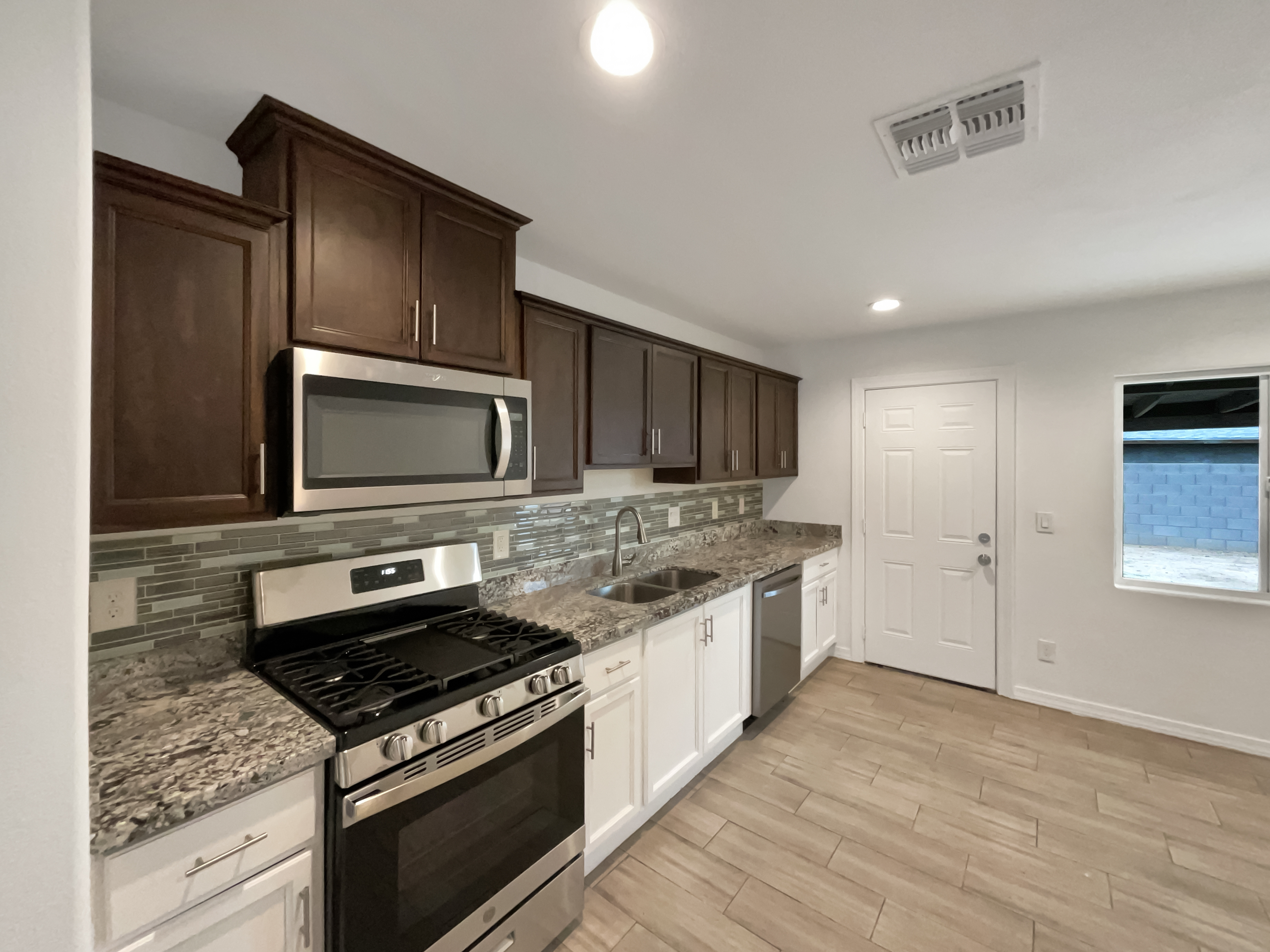 Photo 2 of 17 of 1838 W Alta Vista Rd, Phoenix, AZ