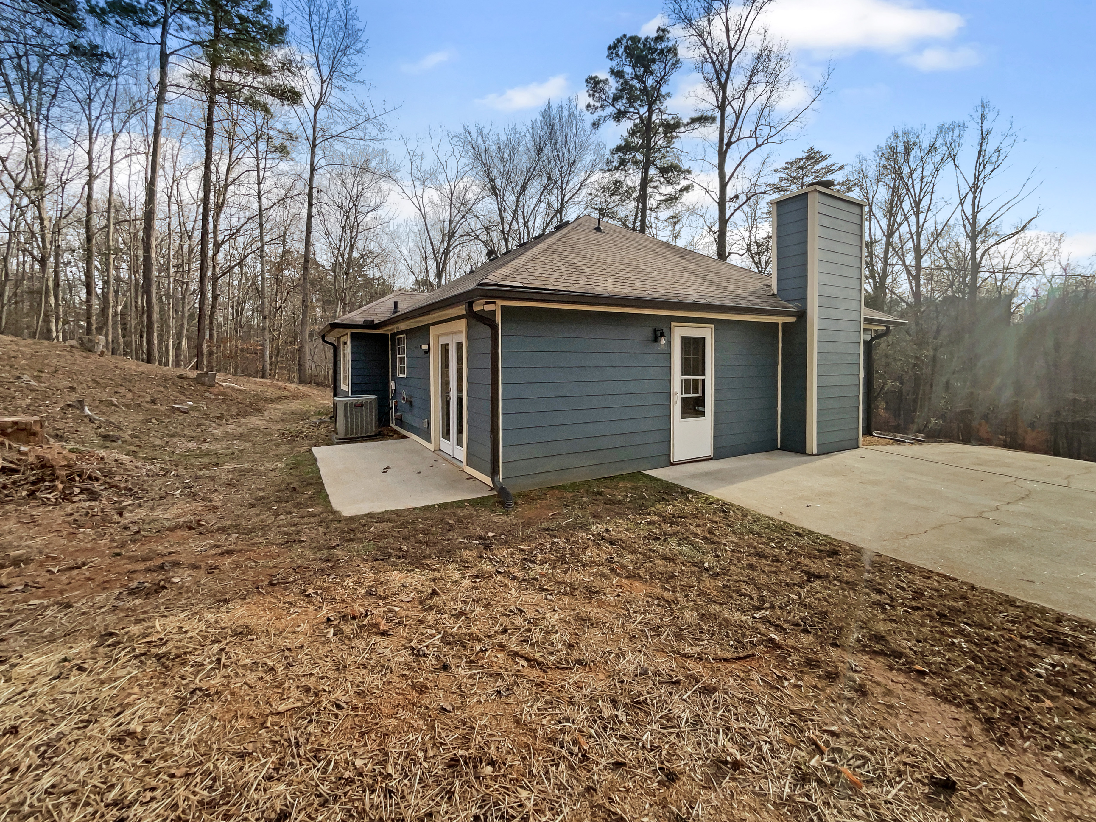 Photo 13 of 39 of 3208 Navajo Cir, Gainesville, GA