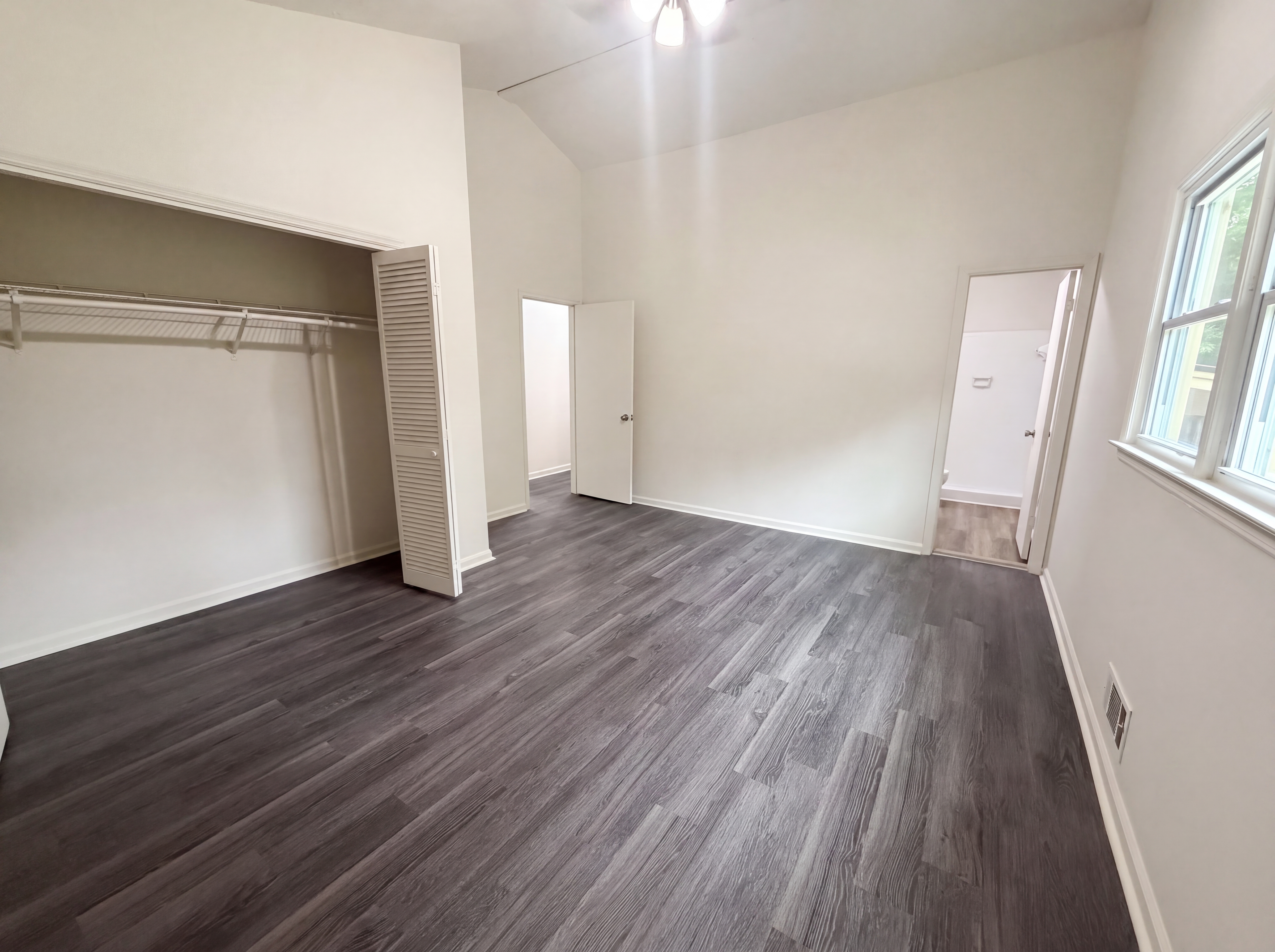 Photo 4 of 25 of 6330 Tahoe Dr, Atlanta, GA