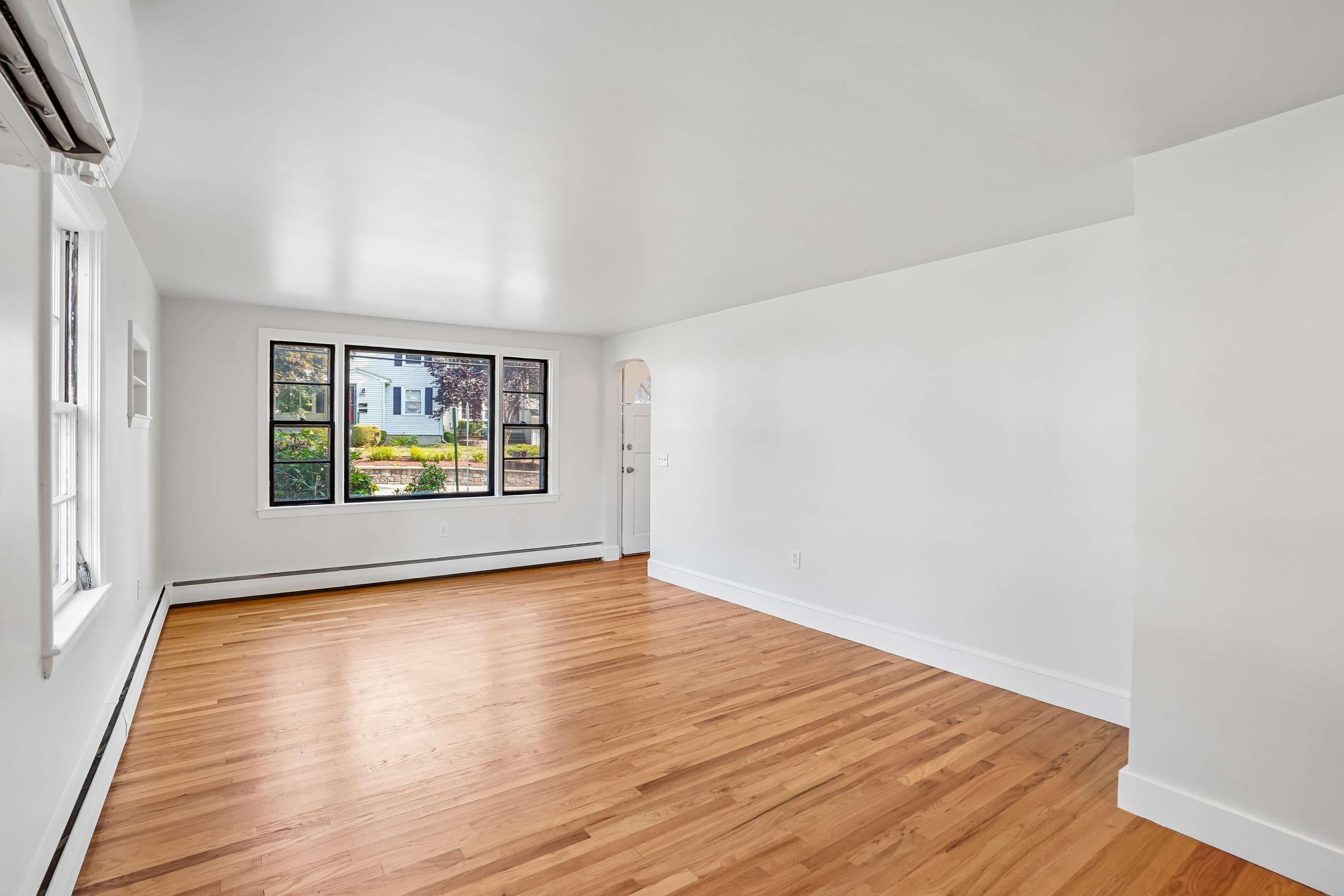 Photo 4 of 22 of 274 Whitford Ave, Providence, RI