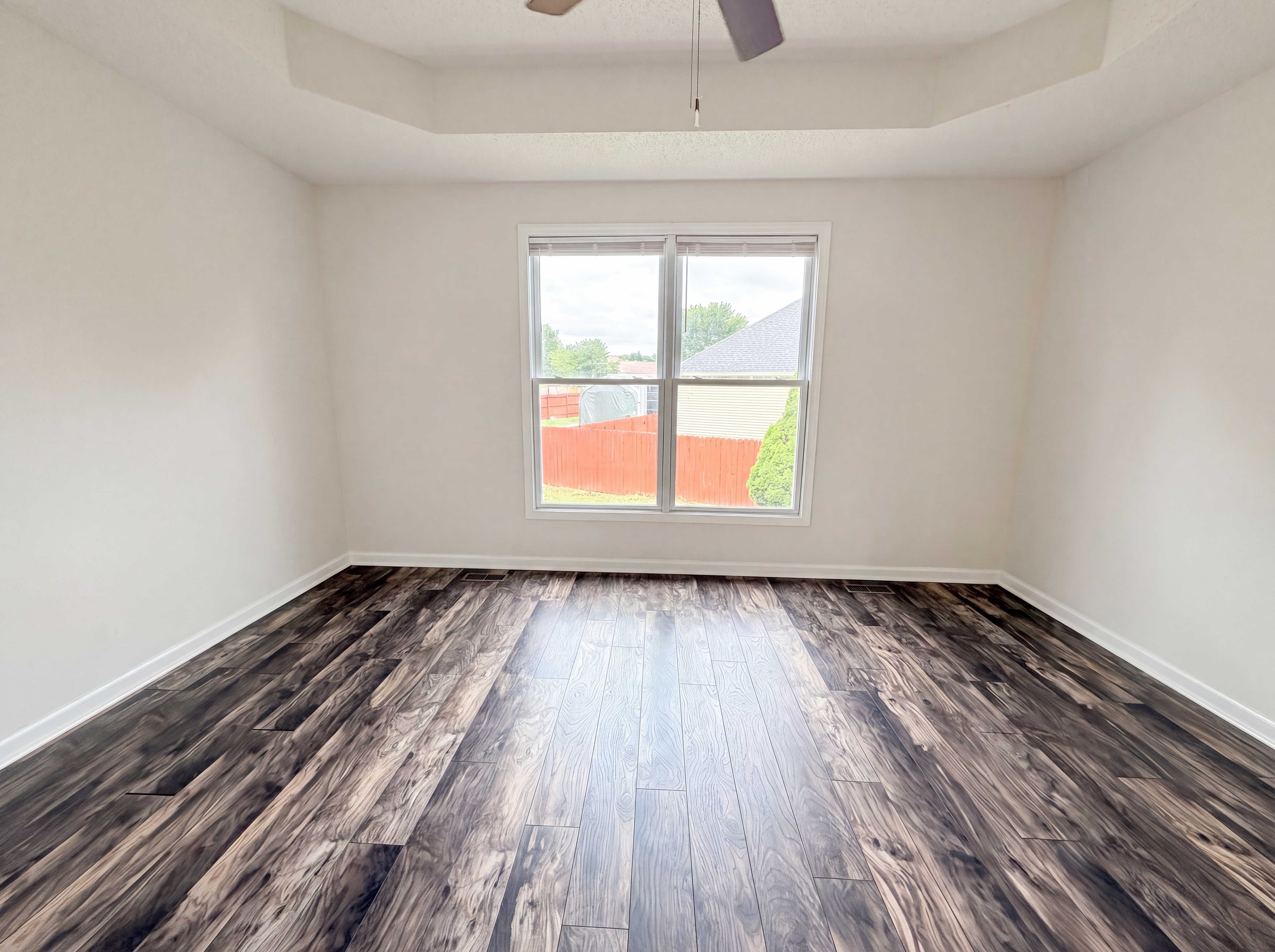 Photo 4 of 17 of 3609 Millington Dr, Clarksville, TN