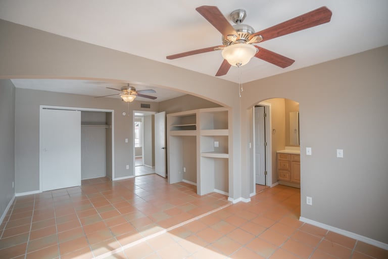 Photo 4 of 28 - 8645 W Golden Ln, Peoria, AZ 85345