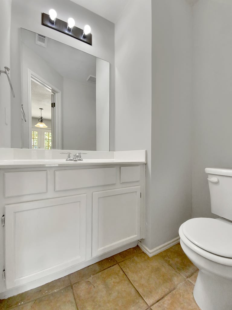 Photo 12 of 28 - 4803 Alta Loma Dr, Austin, TX 78749