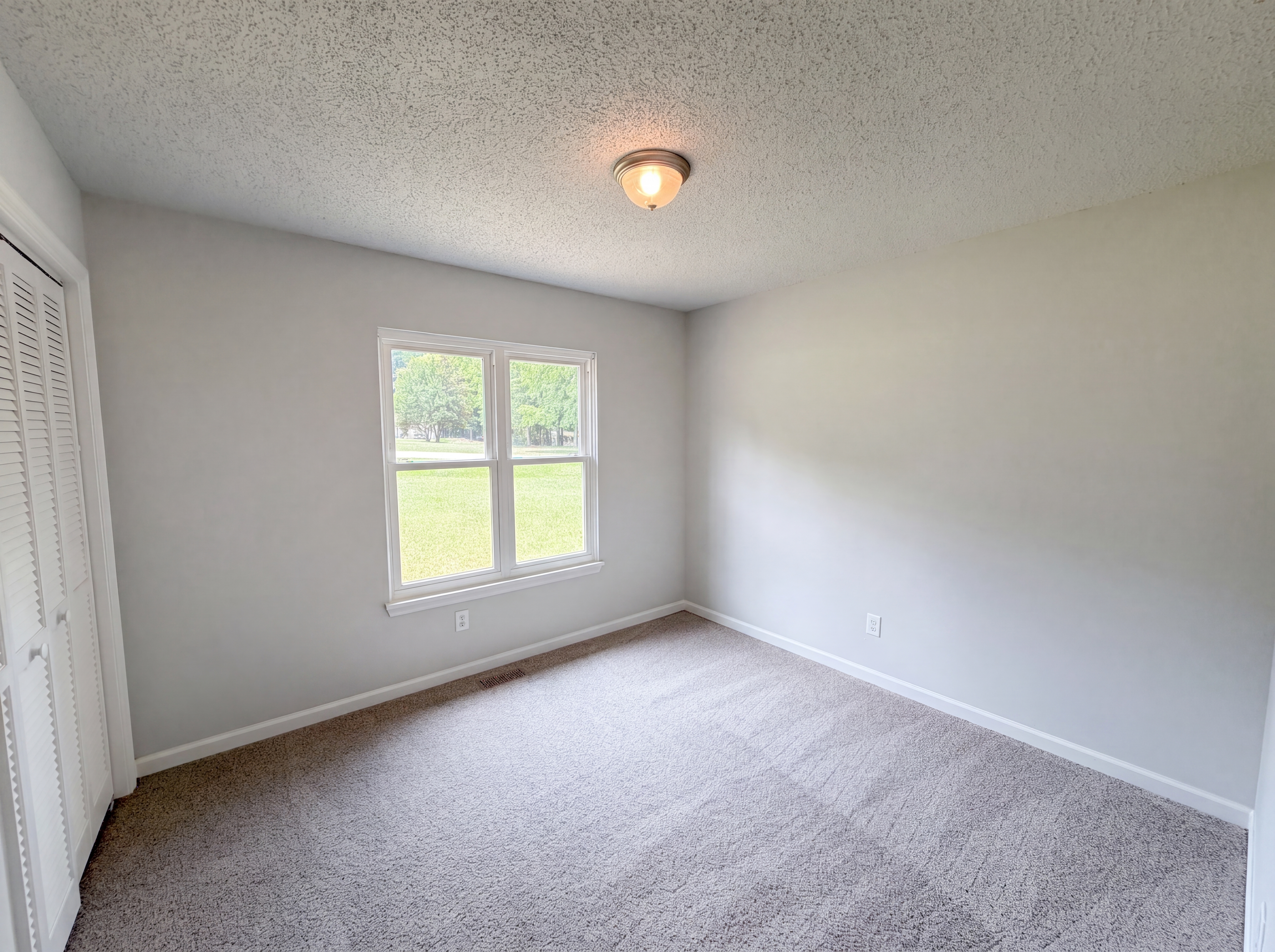 Photo 4 of 16 of 128 Mill Creek Dr, Youngsville, NC