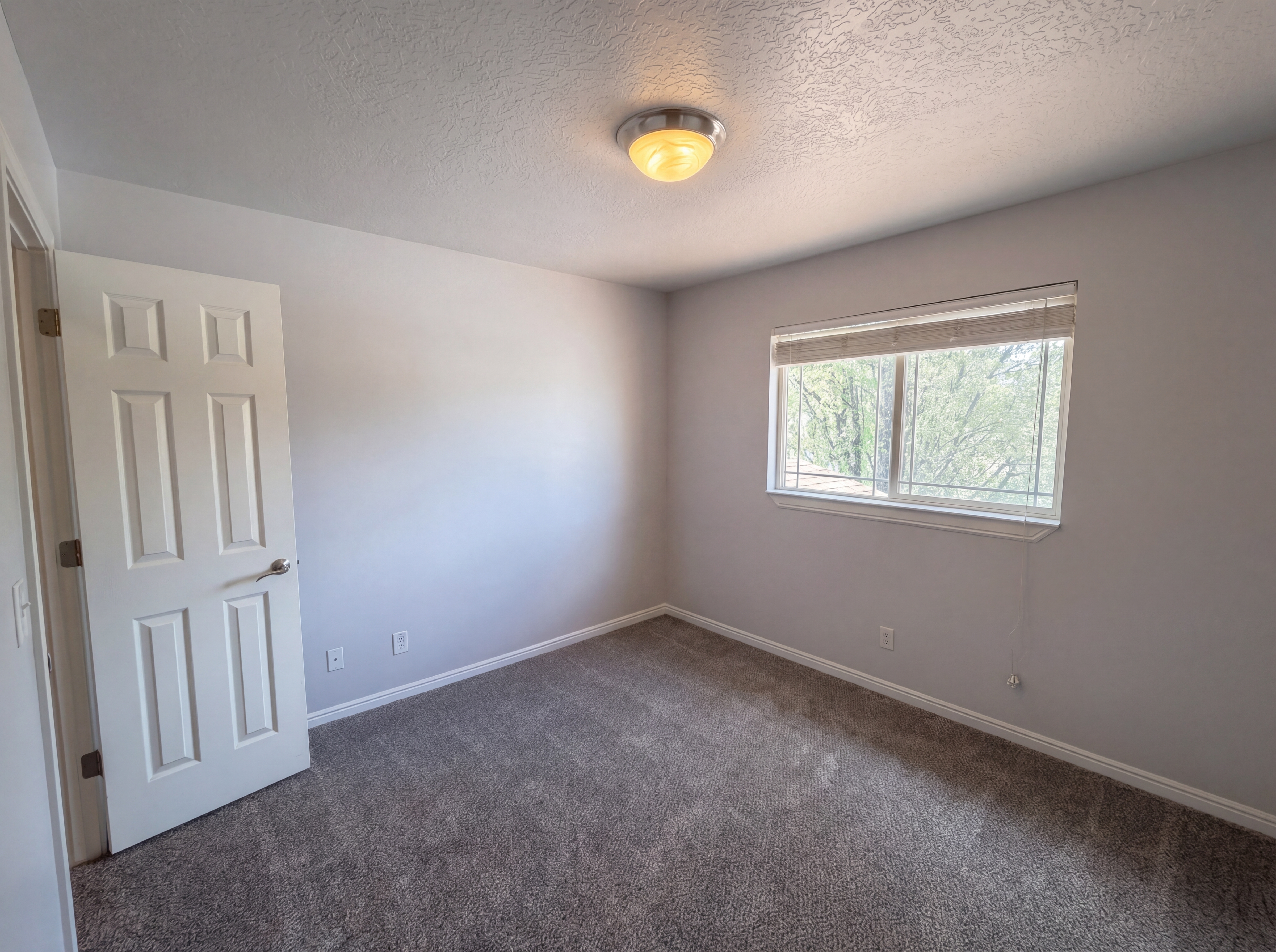 Photo 17 of 24 of 6729 S Pine Landing Way, West Jordan, UT