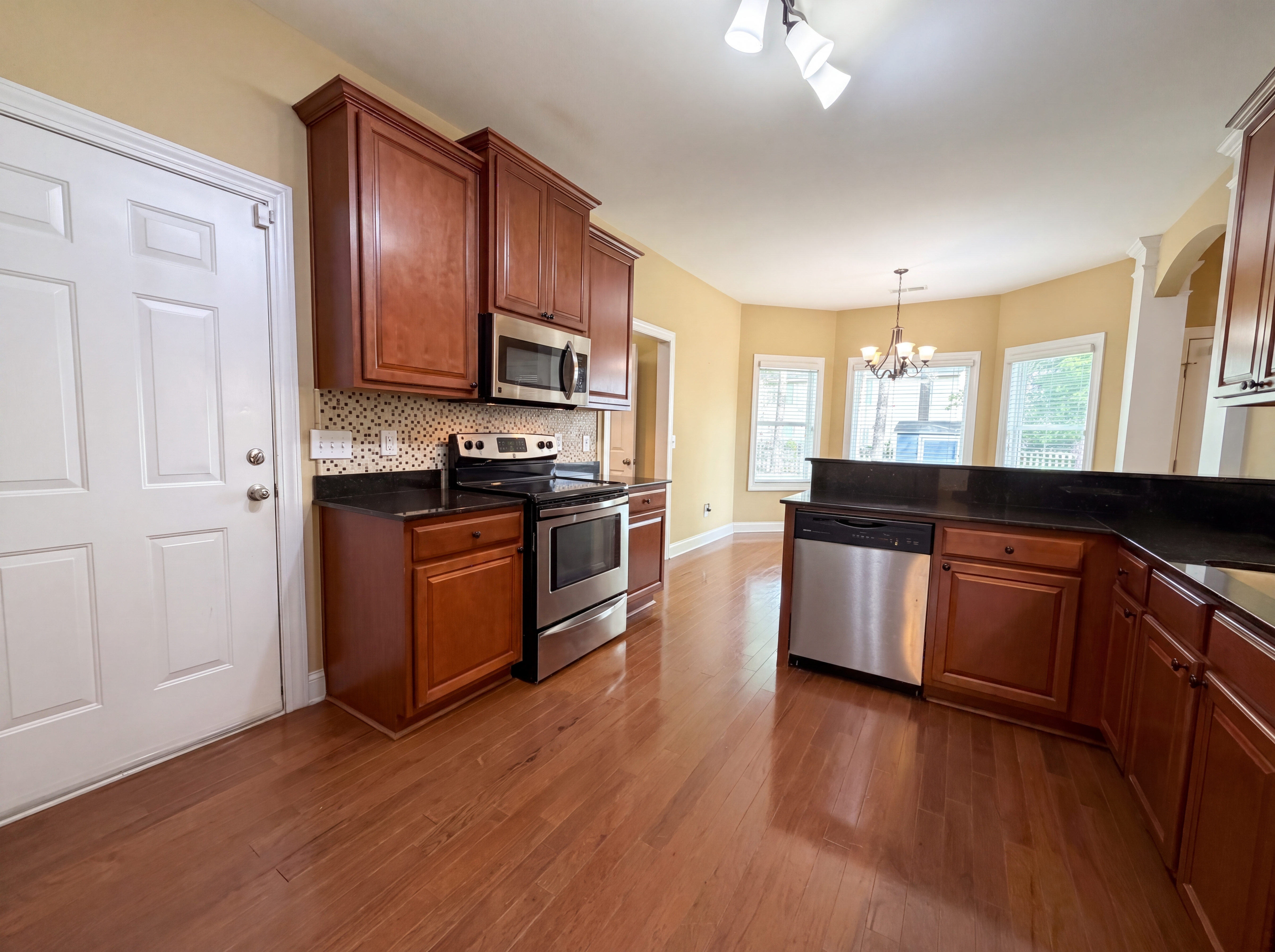 Photo 11 of 32 of 1151 Ashland Dr, Columbia, SC