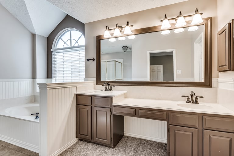 Photo 14 of 20 - 6614 Falcon St, Rowlett, TX 75089