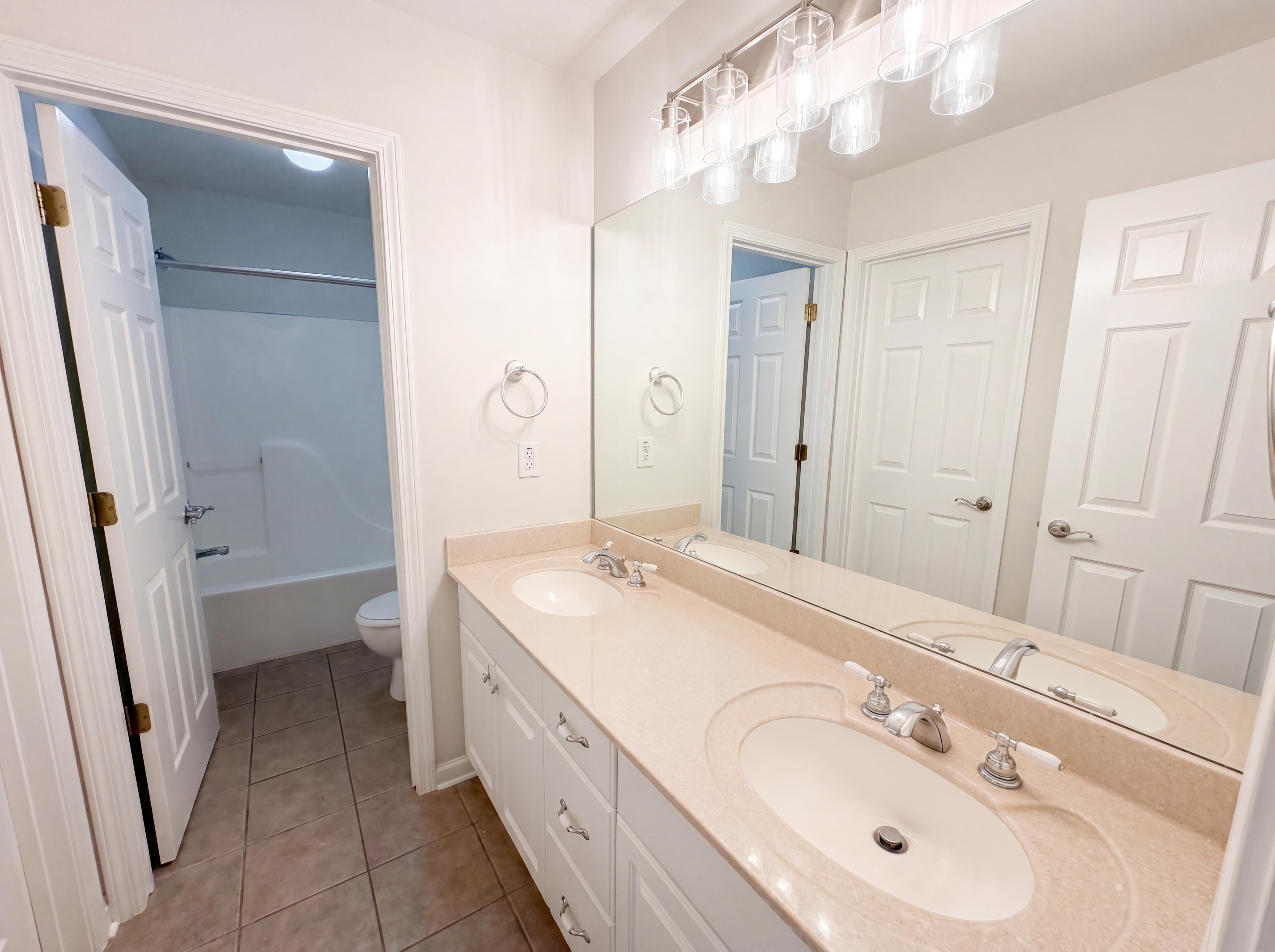 Photo 25 of 39 of 8111 Crestview Dr SE, Covington, GA