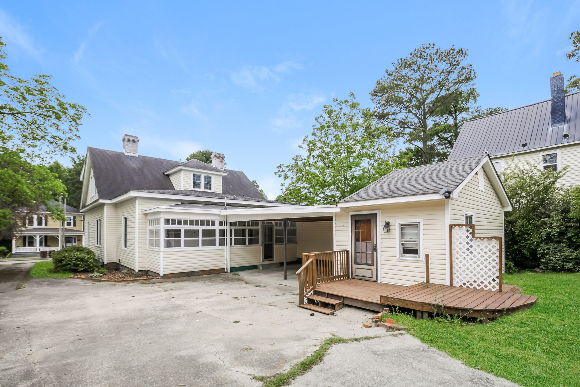Photo 5 of 21 of 208 E Capitola Ave, Kinston, NC