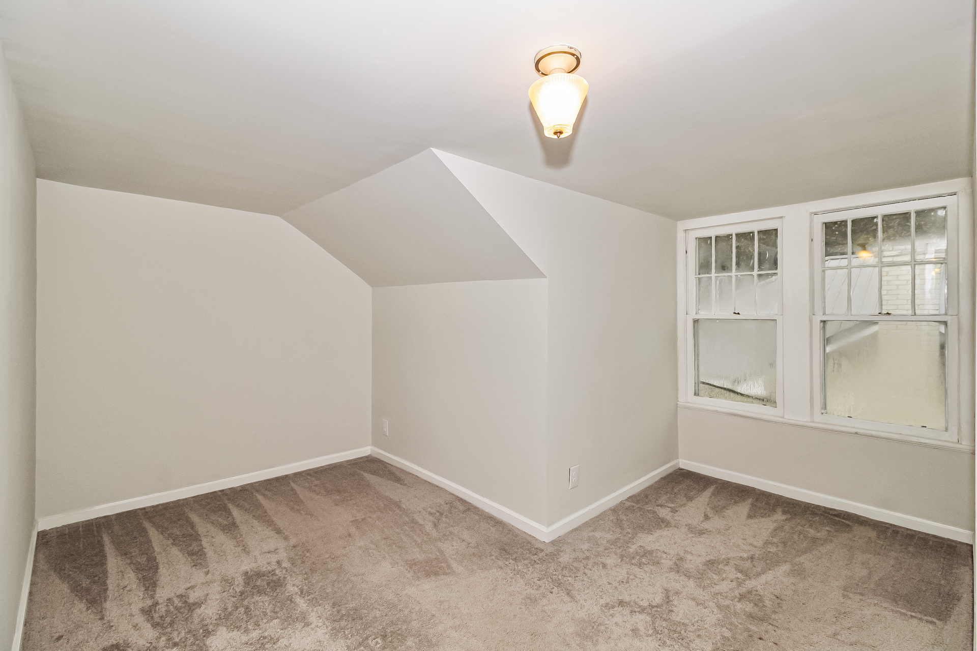 Photo 17 of 22 of 114 E Clay St, Whiteville, NC