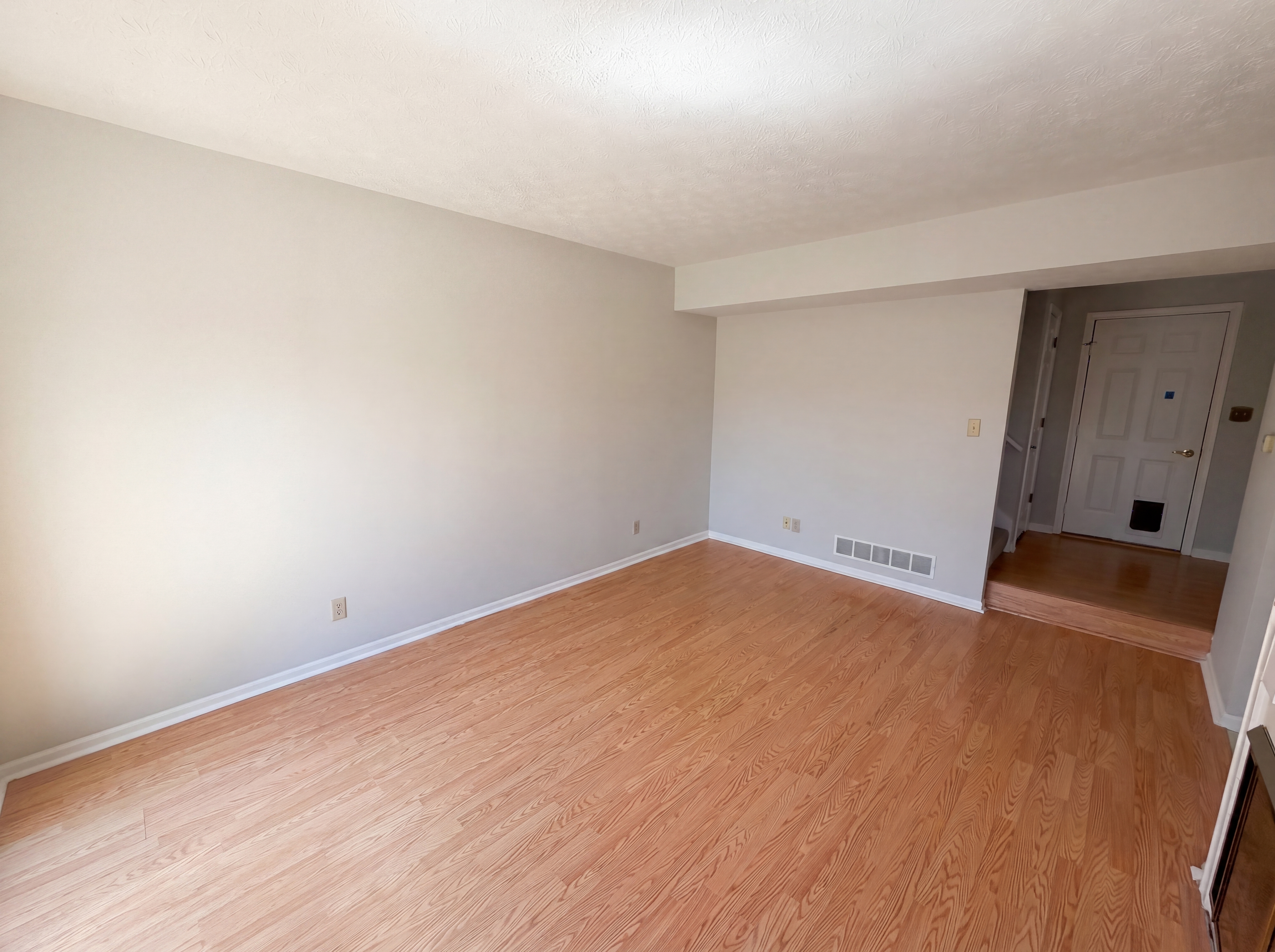 Photo 8 of 19 of 9463 Maple Way, Indianapolis, IN
