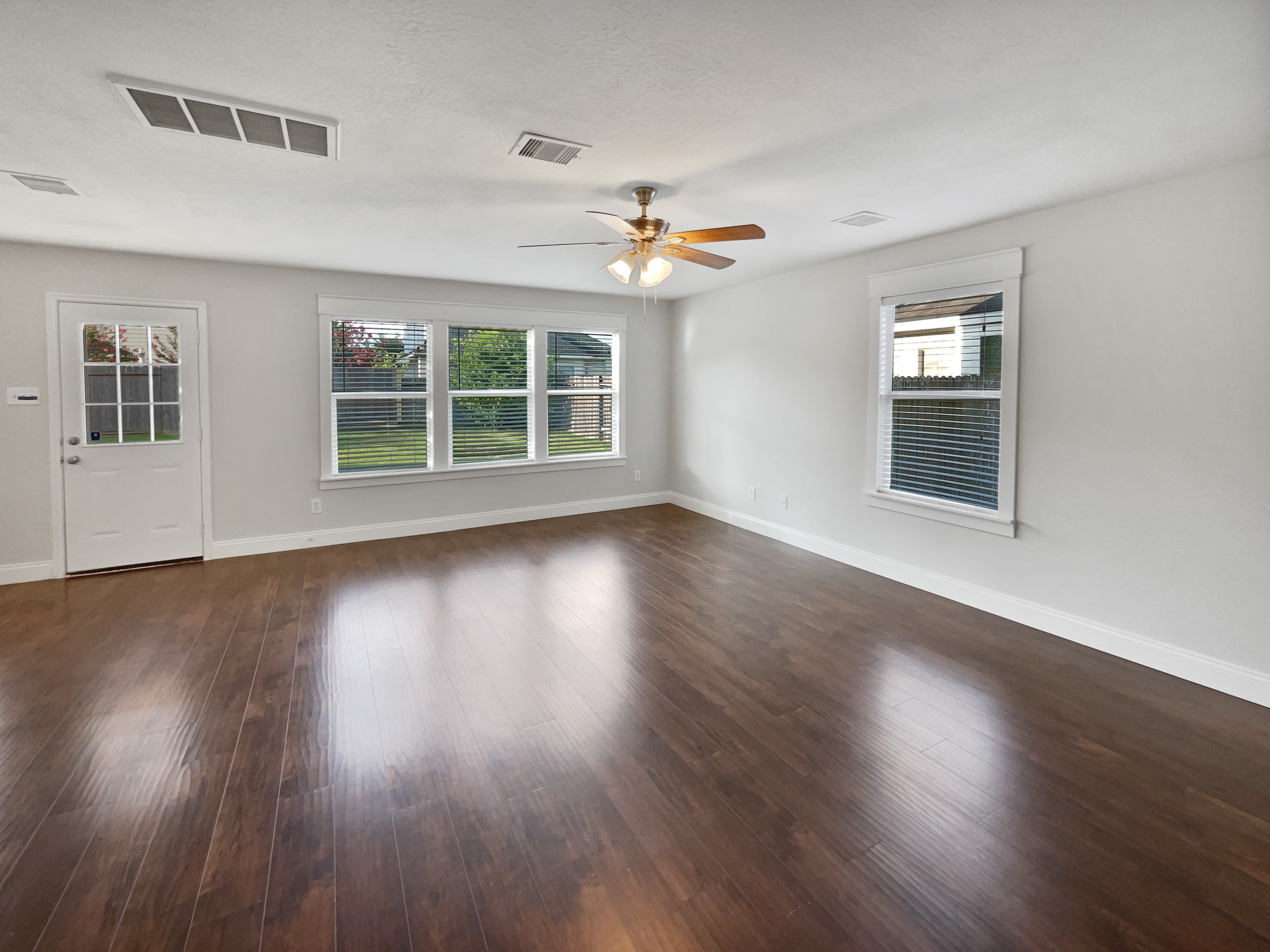 Photo 3 of 20 of 12018 Green Willow Falls Dr, Tomball, TX
