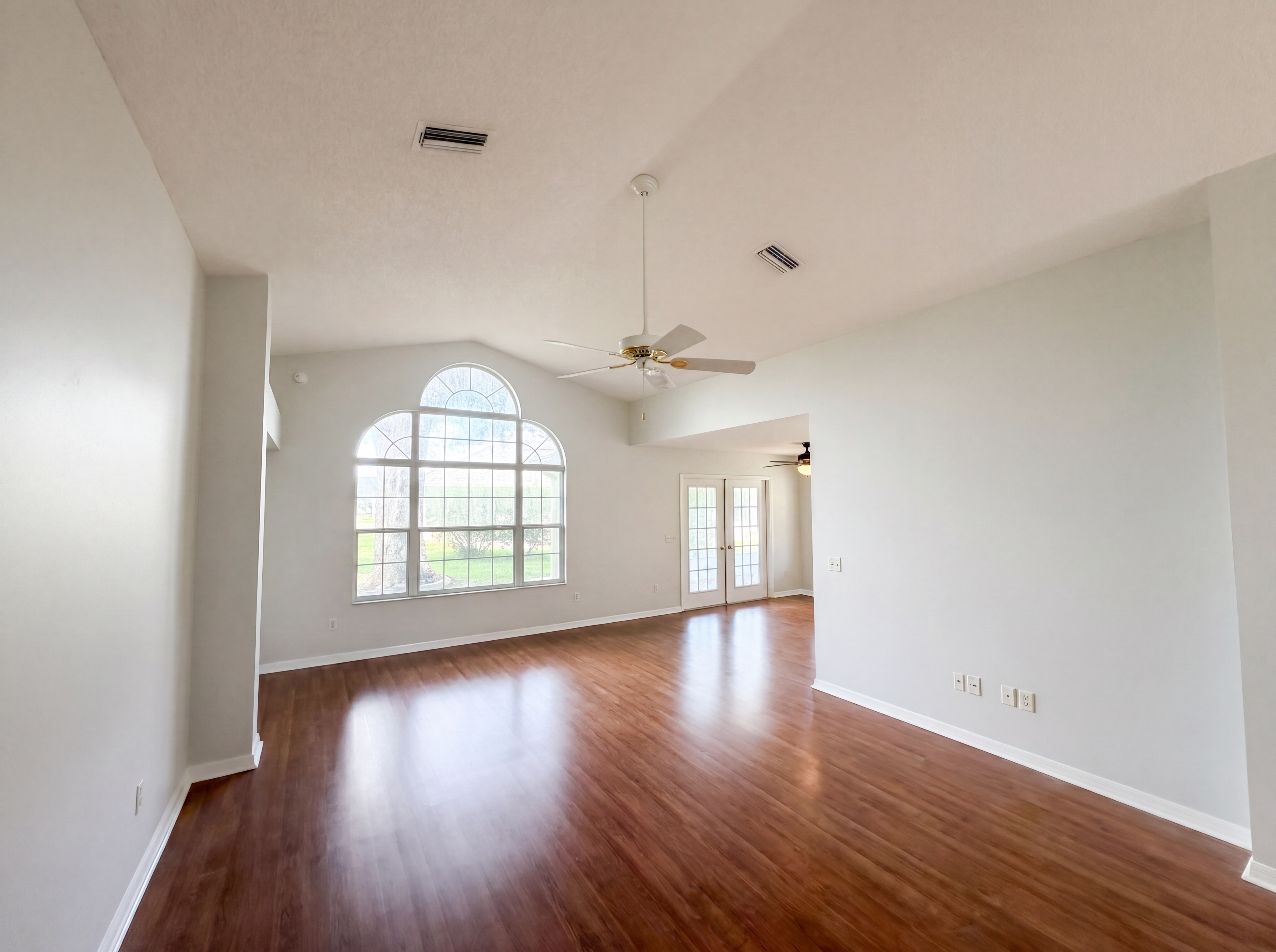 Photo 6 of 17 of 1407 Figueroa St, The Villages, FL