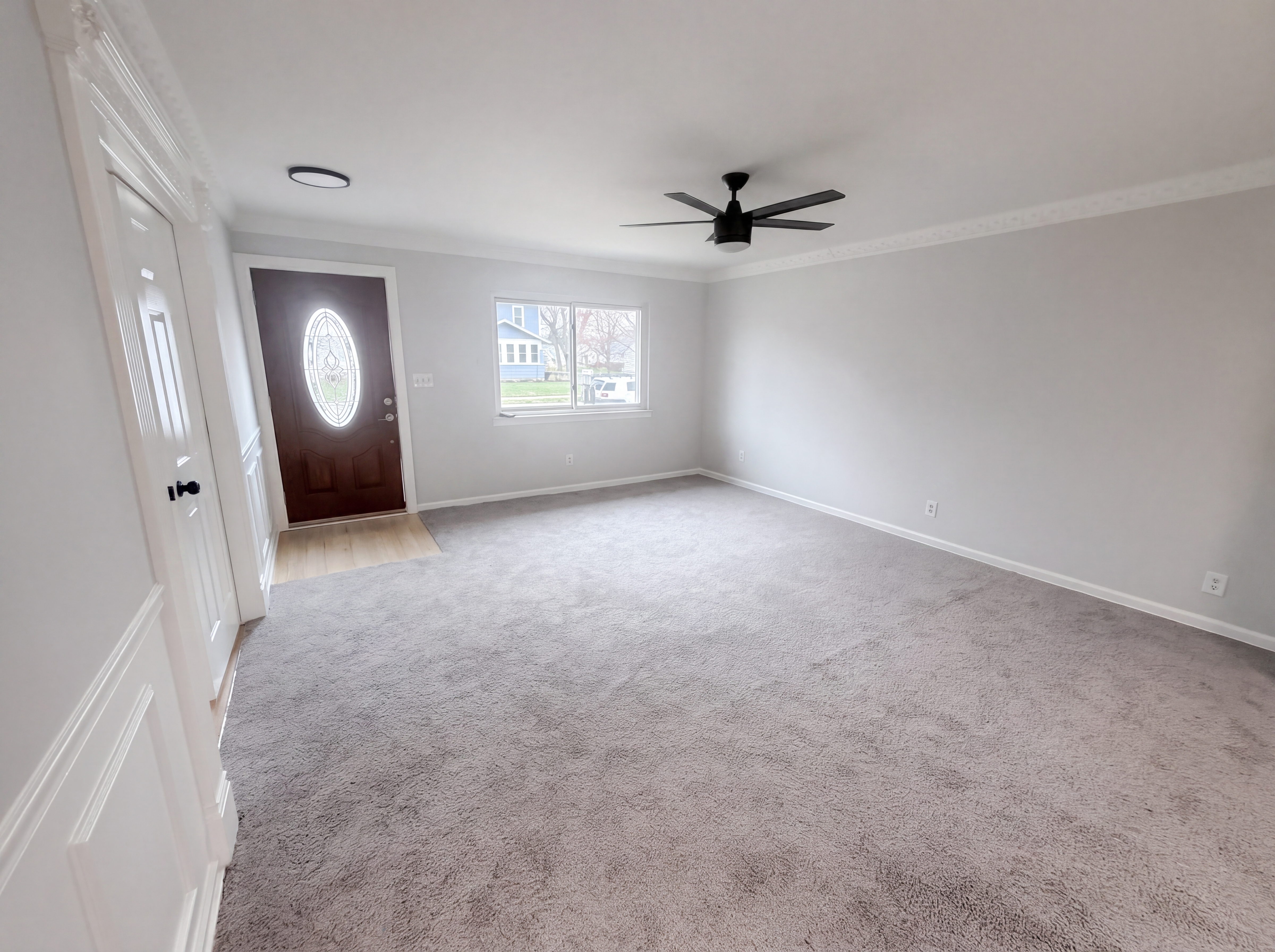Photo 3 of 28 of 916 Longfellow Ave, Royal Oak, MI