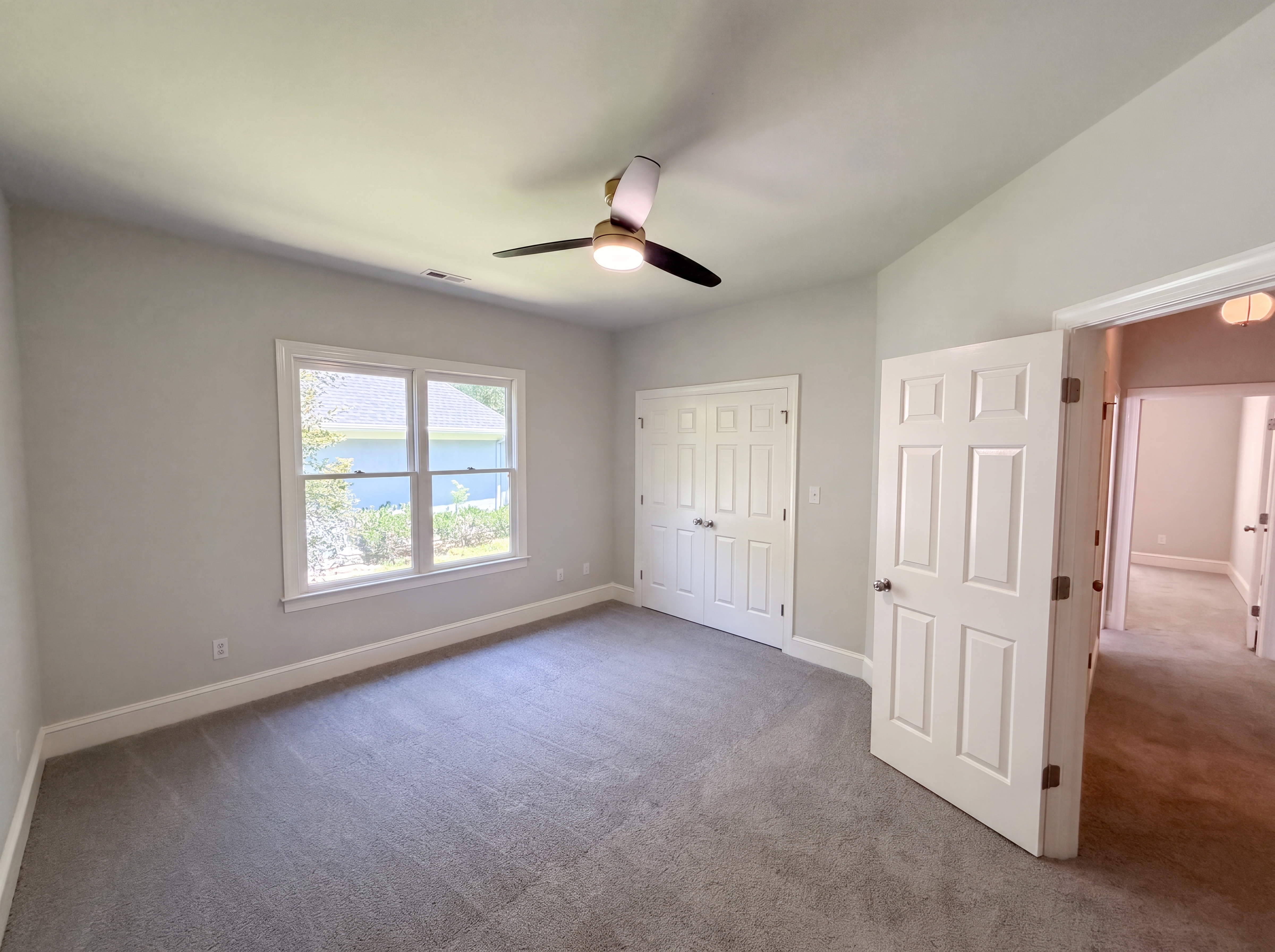 Photo 12 of 24 of 5309 Lancelot Dr, Charlotte, NC
