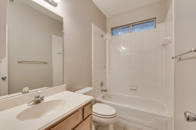 Photo 18 of 21 - 1387 Mimosa Ln, Lewisville, TX 75077