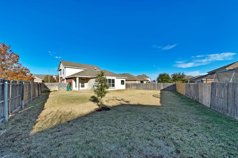 Photo 31 of 31 - 9625 Brenden Dr, Fort Worth, TX 76108