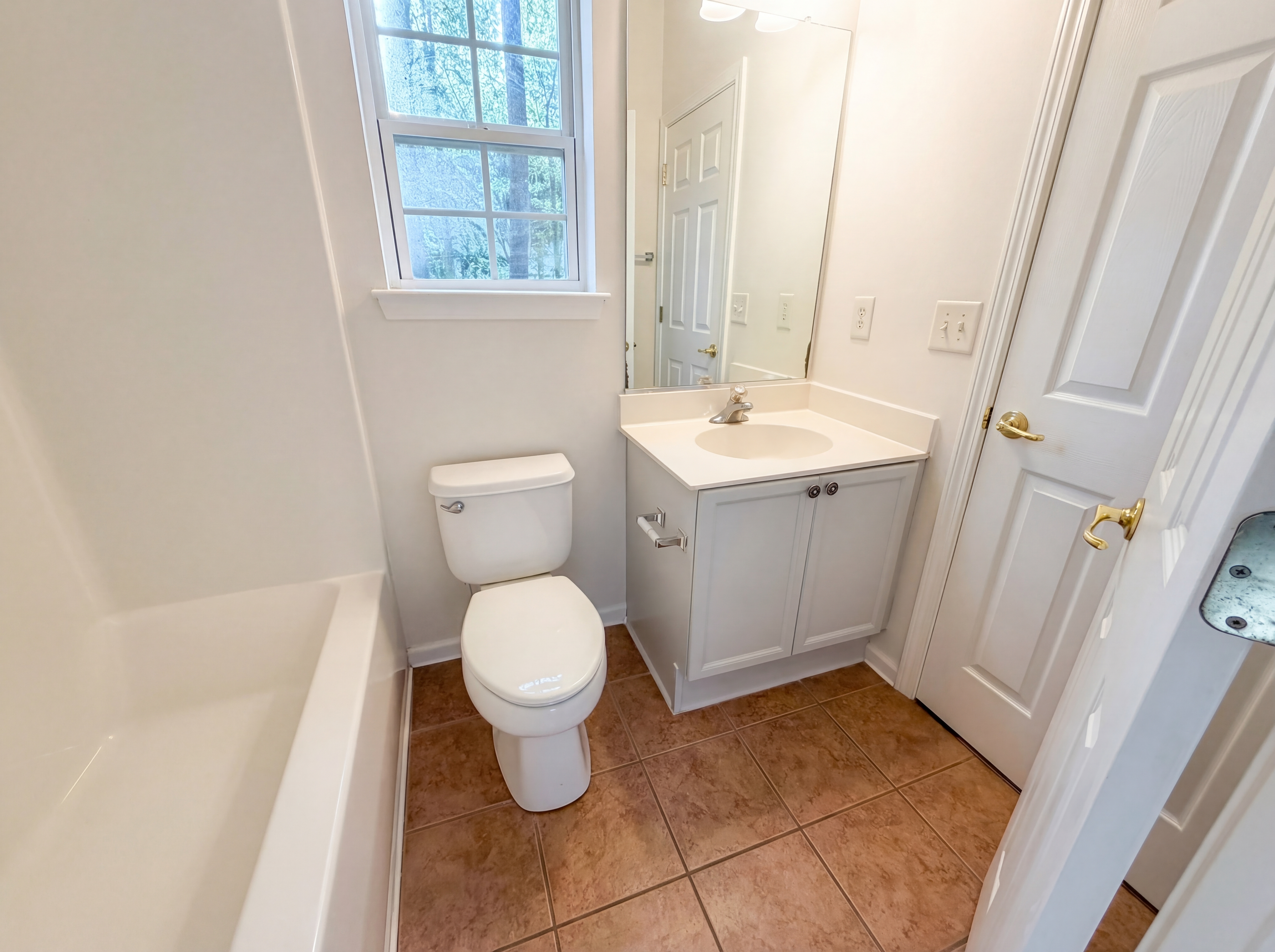Photo 14 of 27 of 8692 Hickory Creek Ct, North Charleston, SC