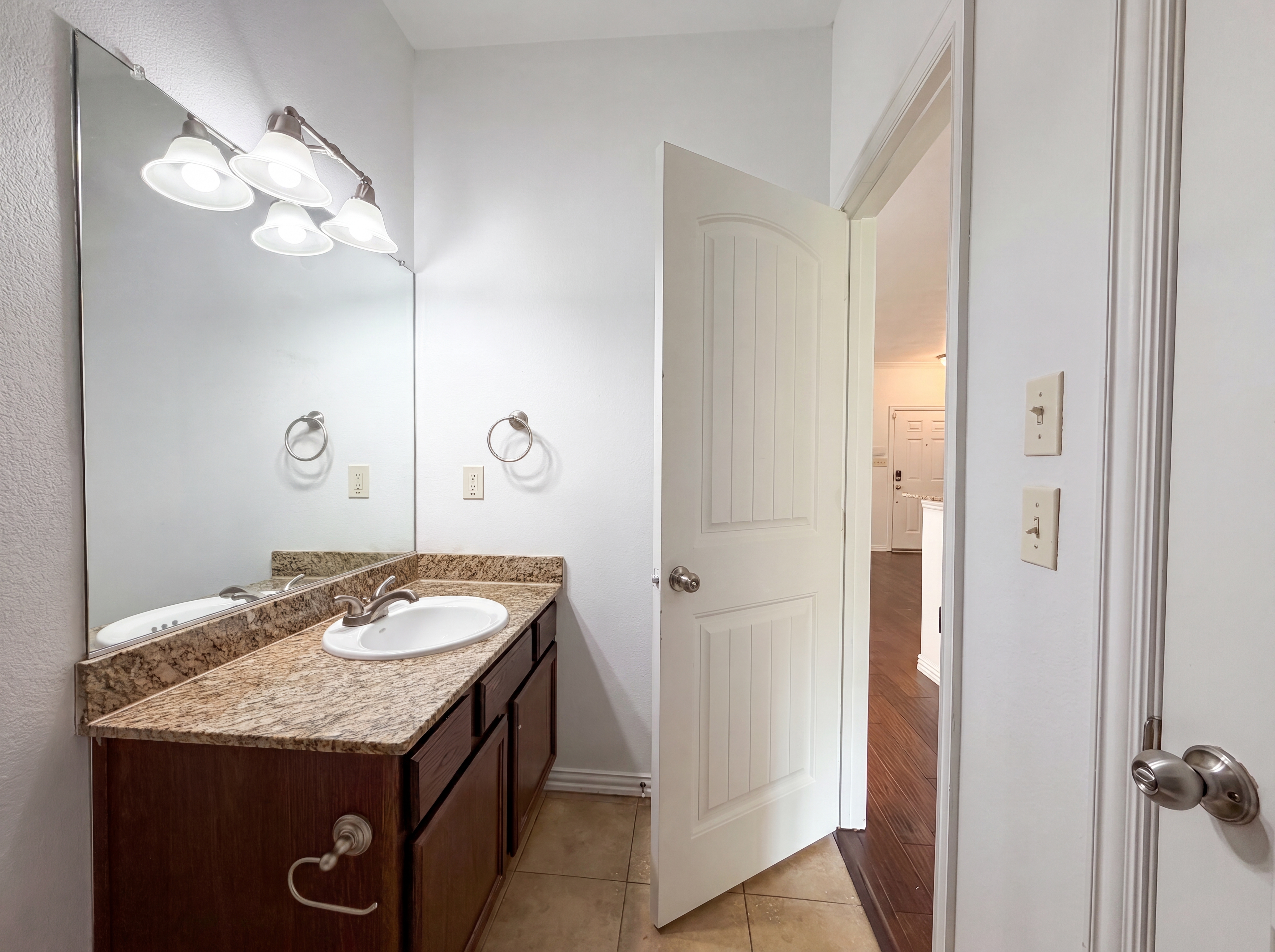 Photo 16 of 23 of 1524 Aldra Dr, Fort Worth, TX