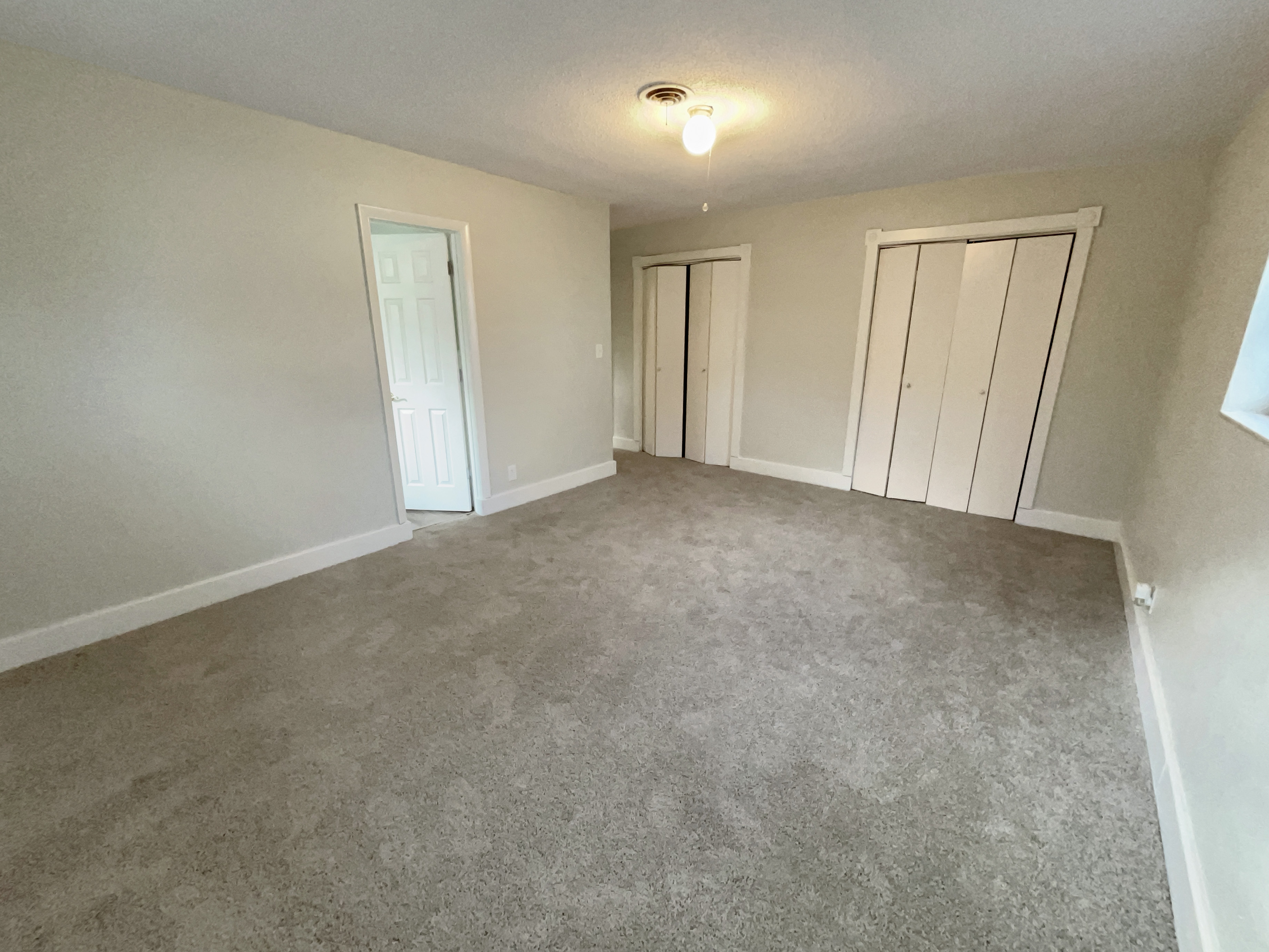 Photo 4 of 20 of 3765 NE 12th Ter, Pompano Beach, FL