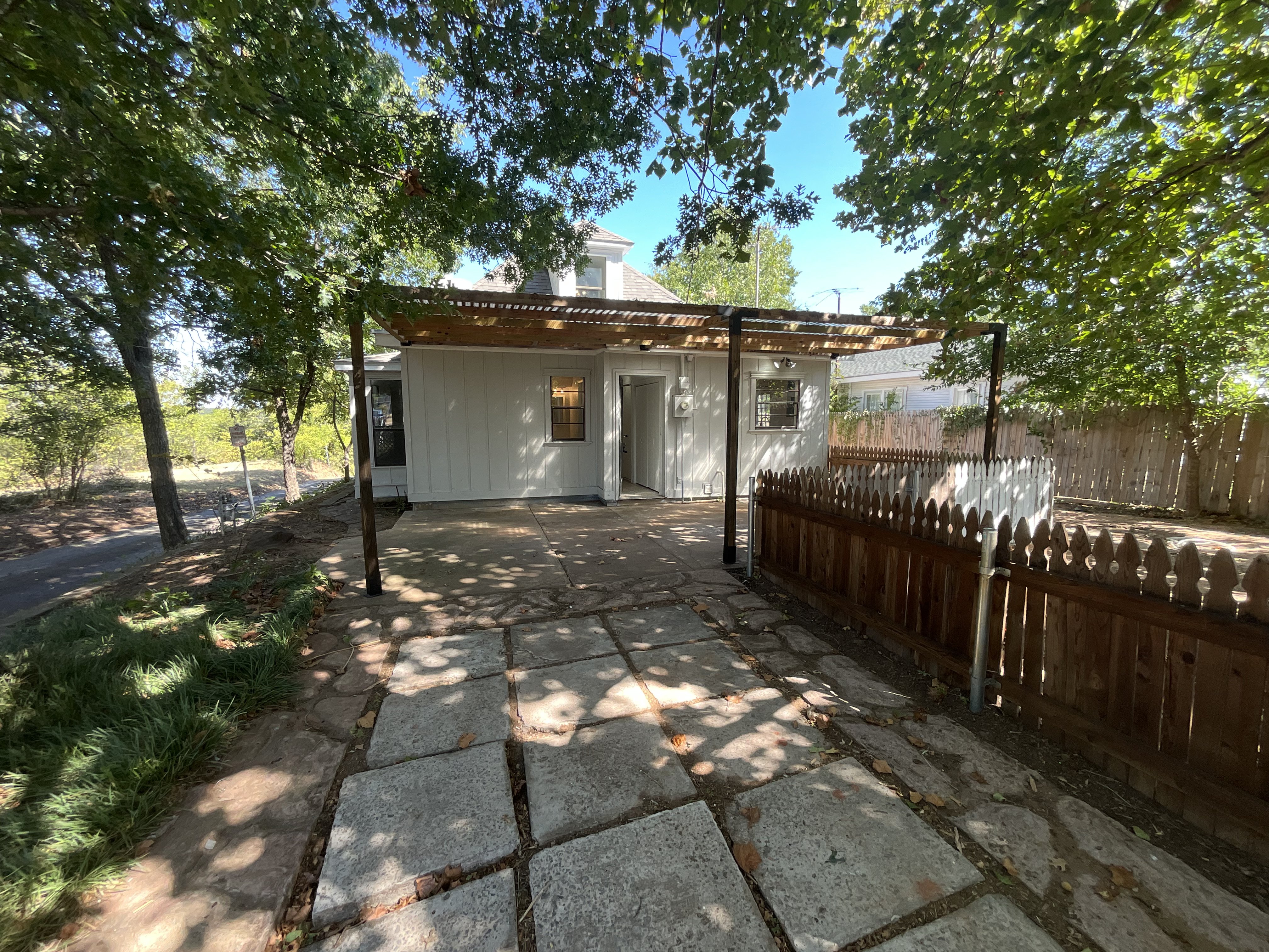 Photo 5 of 15 of 323 W 7th St, Chandler, OK