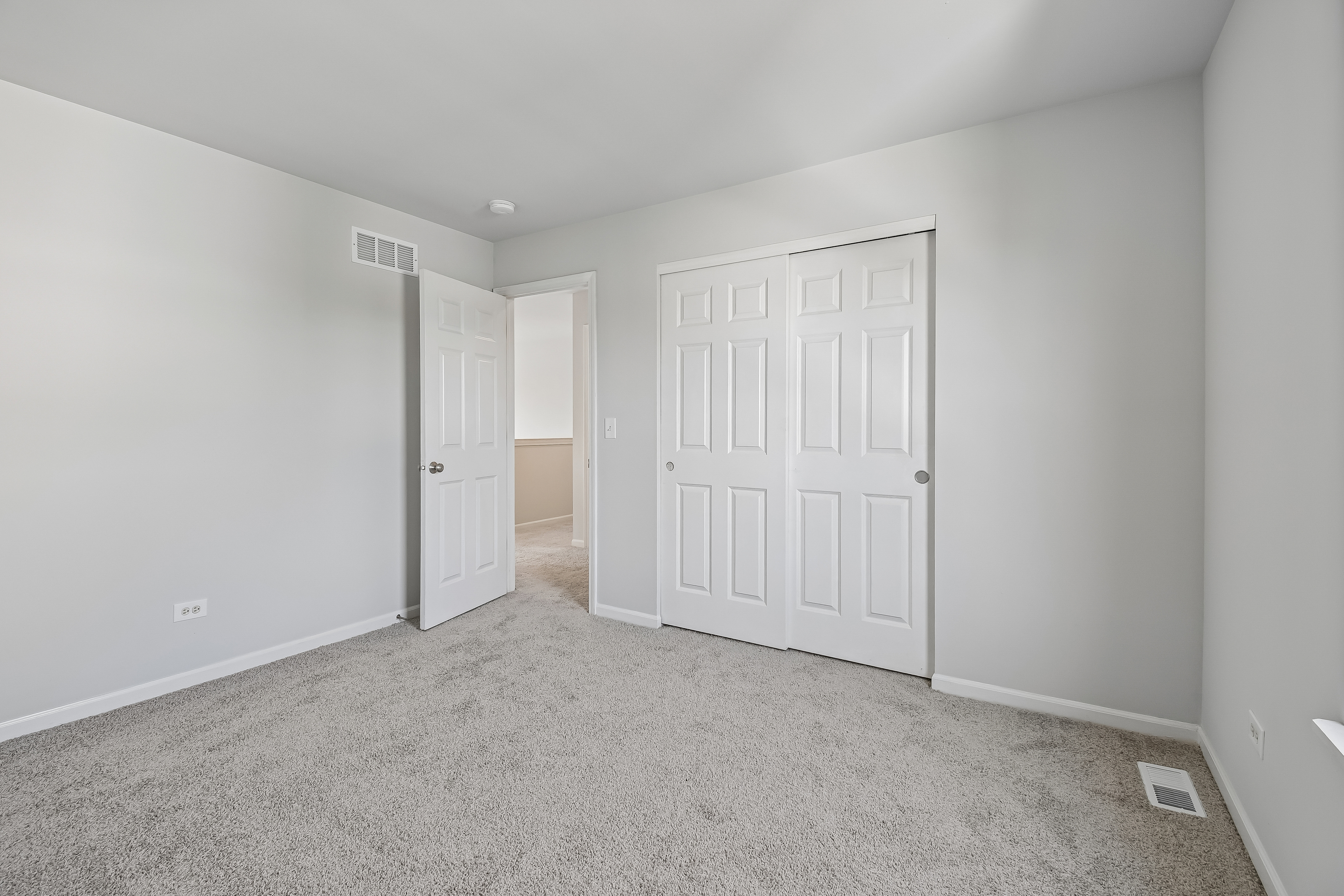 Photo 15 of 69 of 1409 Baltz Dr, Joliet, IL