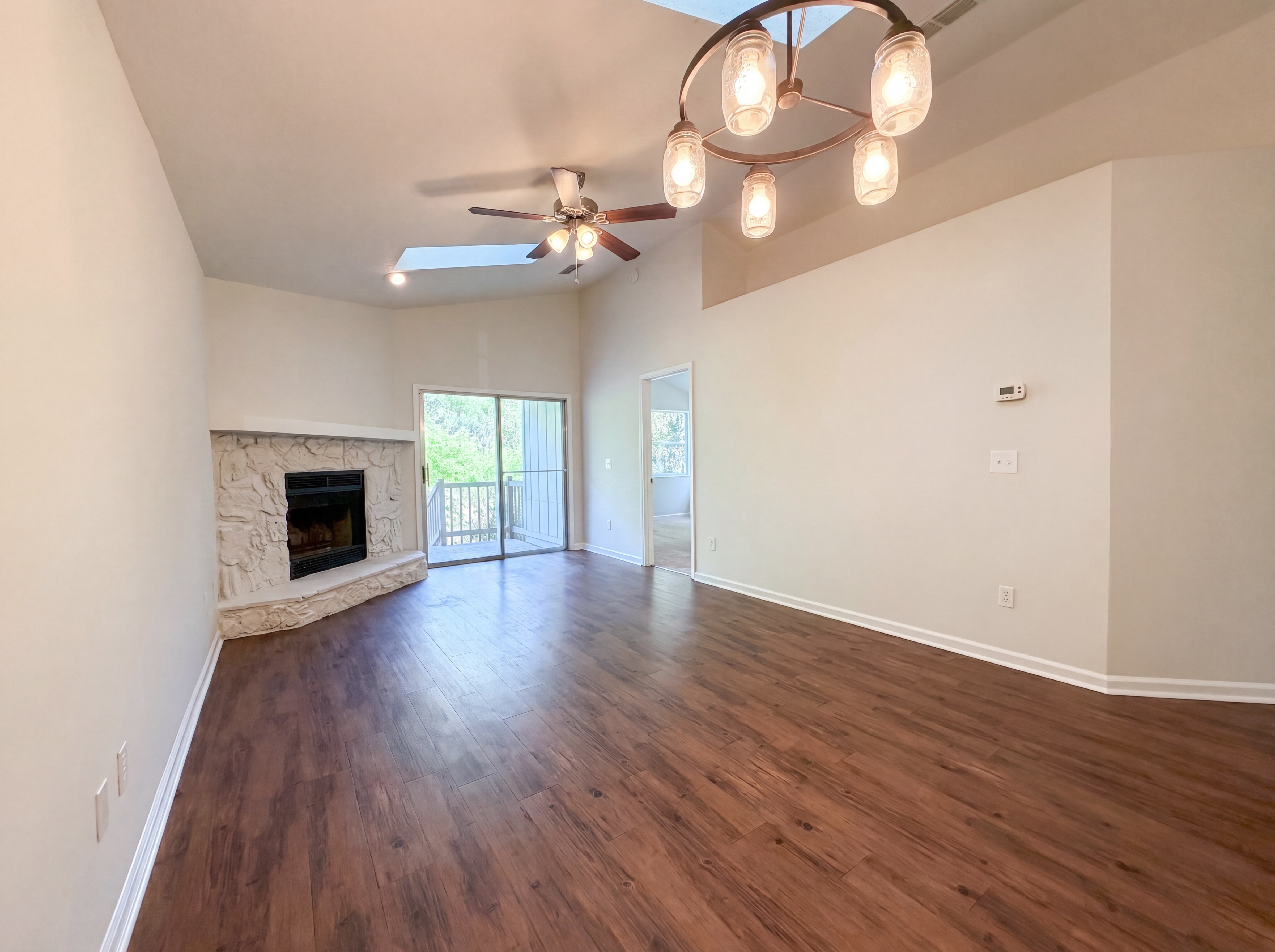 Photo 19 of 23 of 2512 Townsquare Dr, Jacksonville, FL