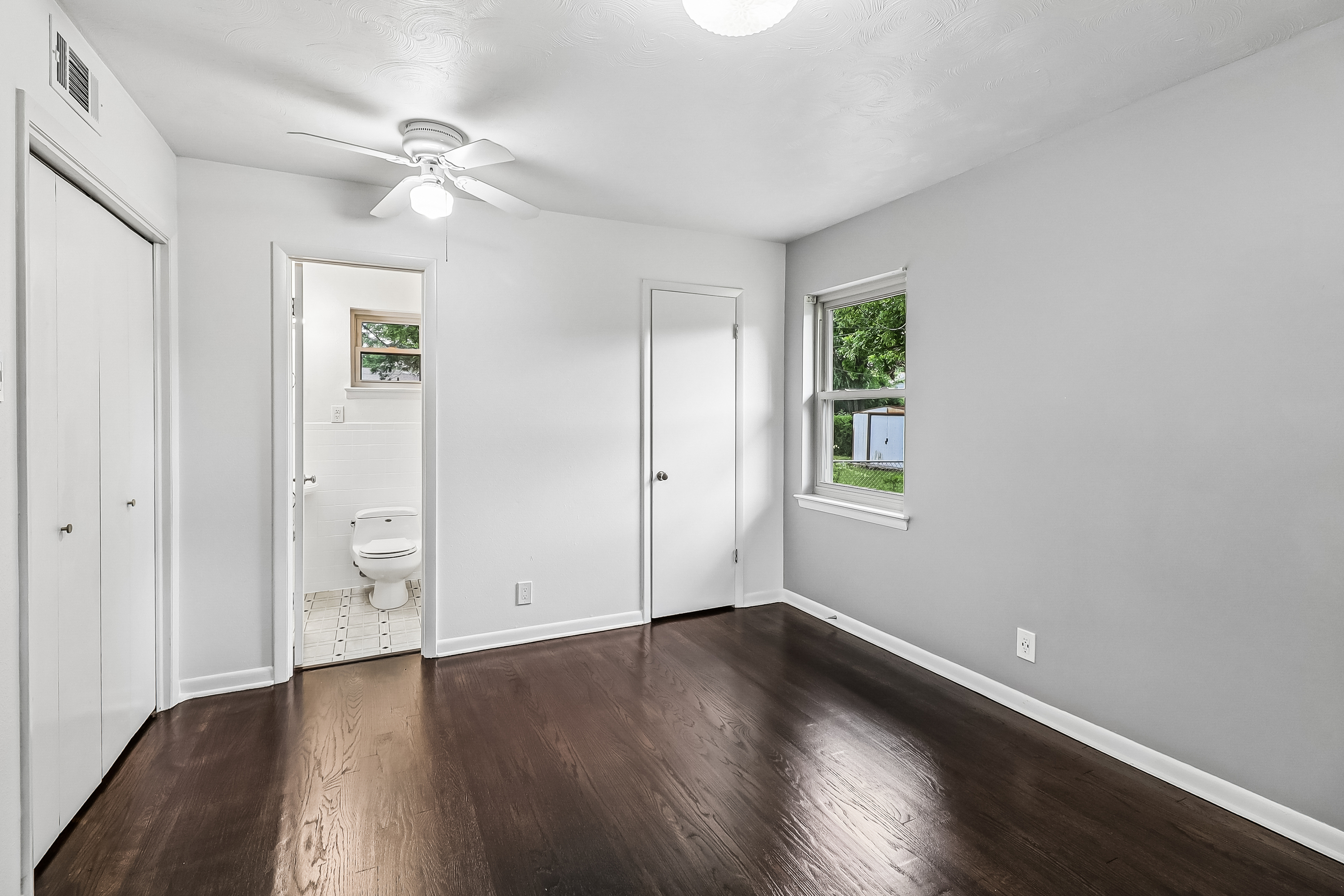 Photo 13 of 22 of 318 Harman St, Duncanville, TX