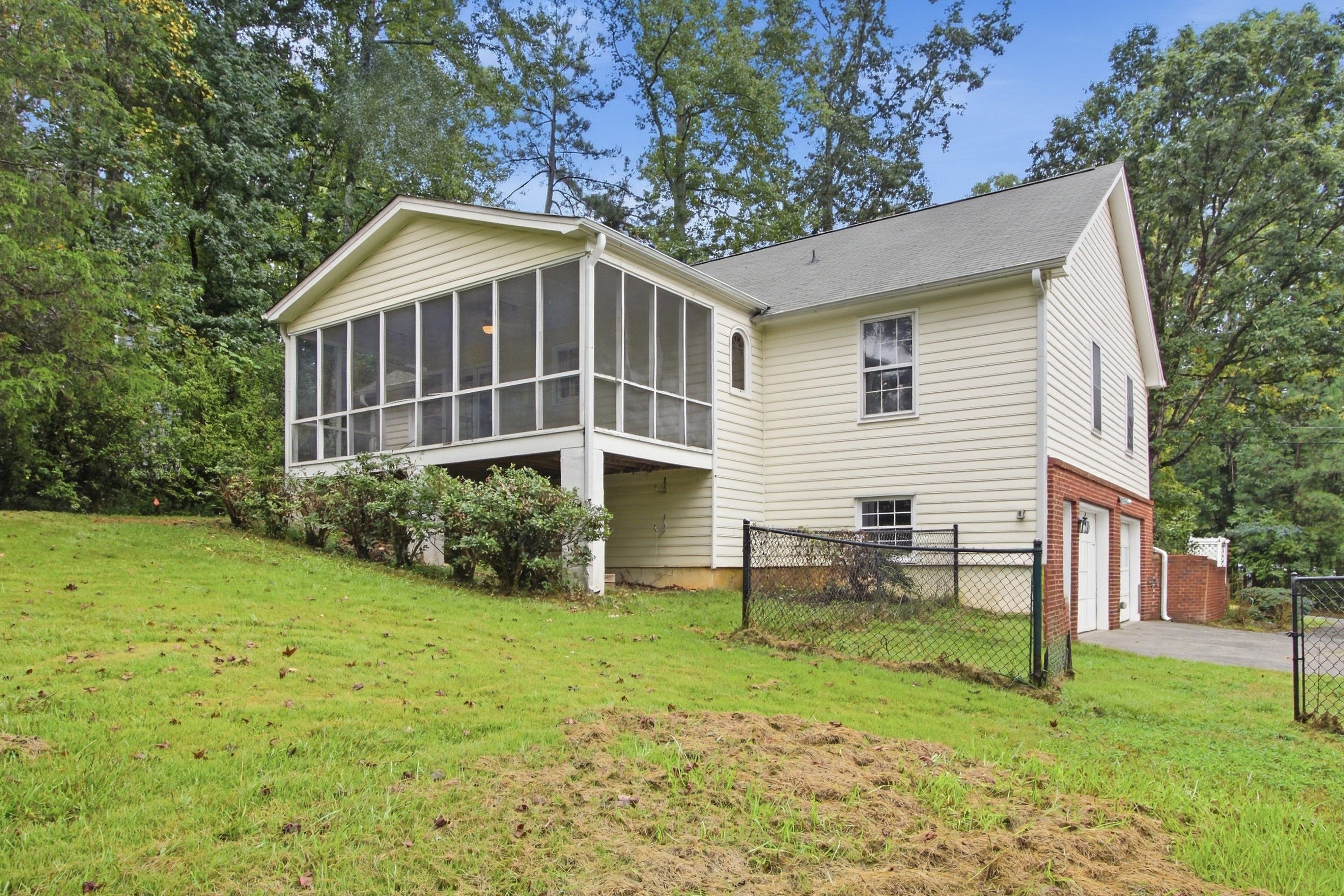 Photo 29 of 33 of 434 Indian Lake Ct, Hiram, GA