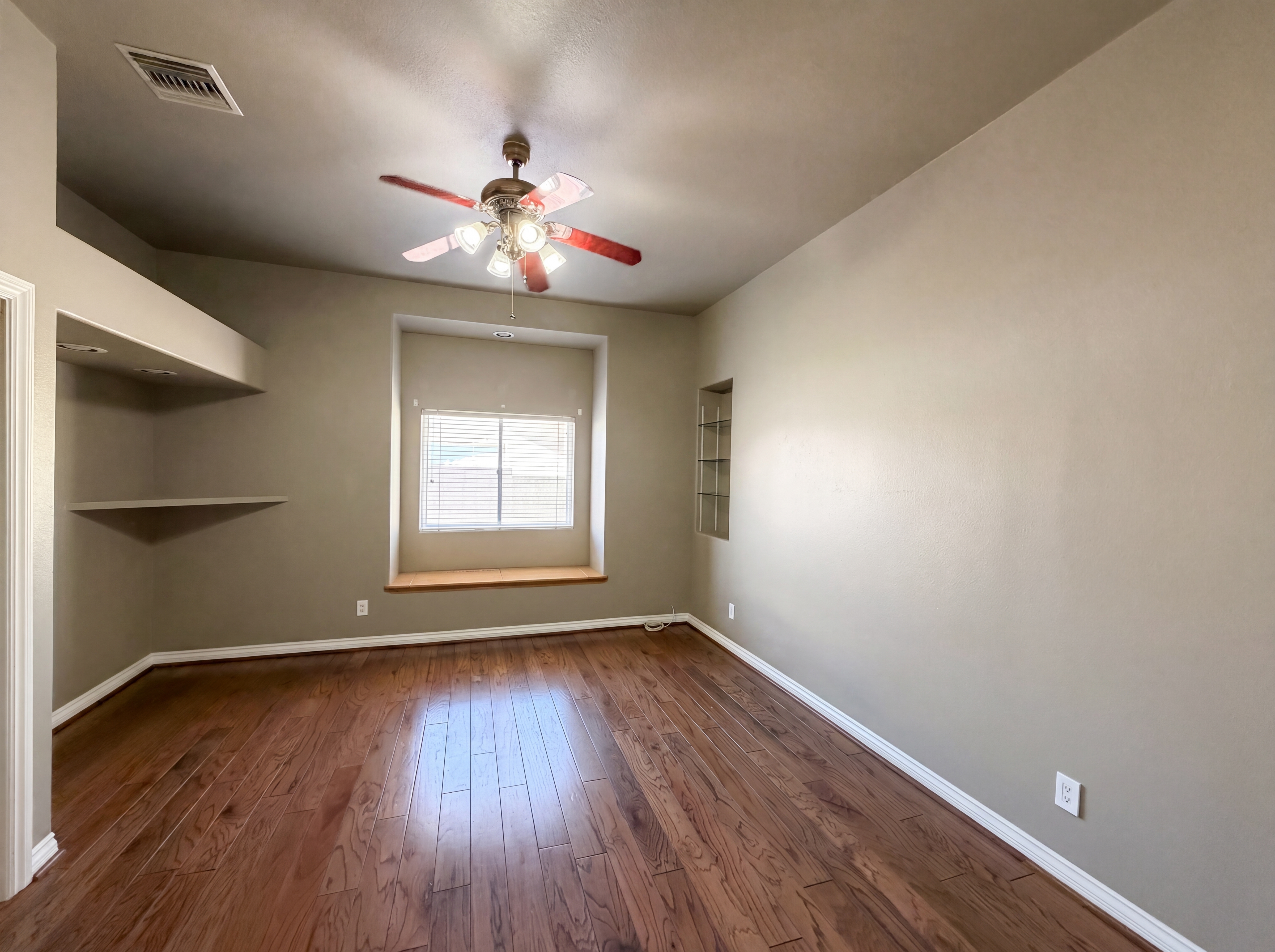 Photo 20 of 56 of 4870 Conough Ln, Las Vegas, NV