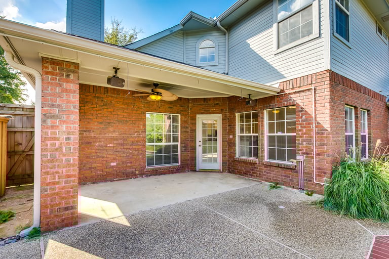 Photo 35 of 38 - 404 Pecan Hollow Dr, Coppell, TX 75019