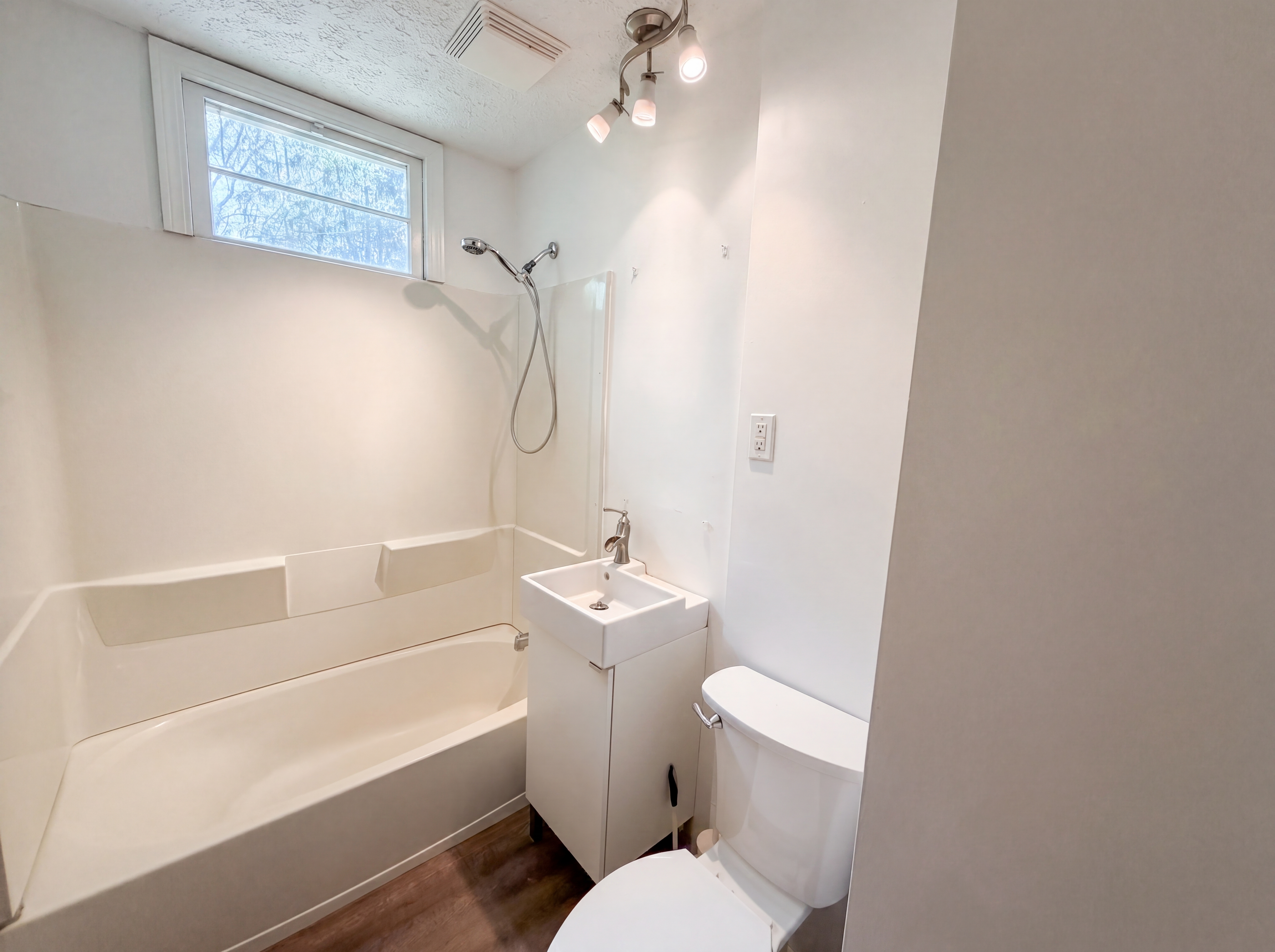 Photo 13 of 21 of 1064 Munroe Falls Kent Rd, Kent, OH