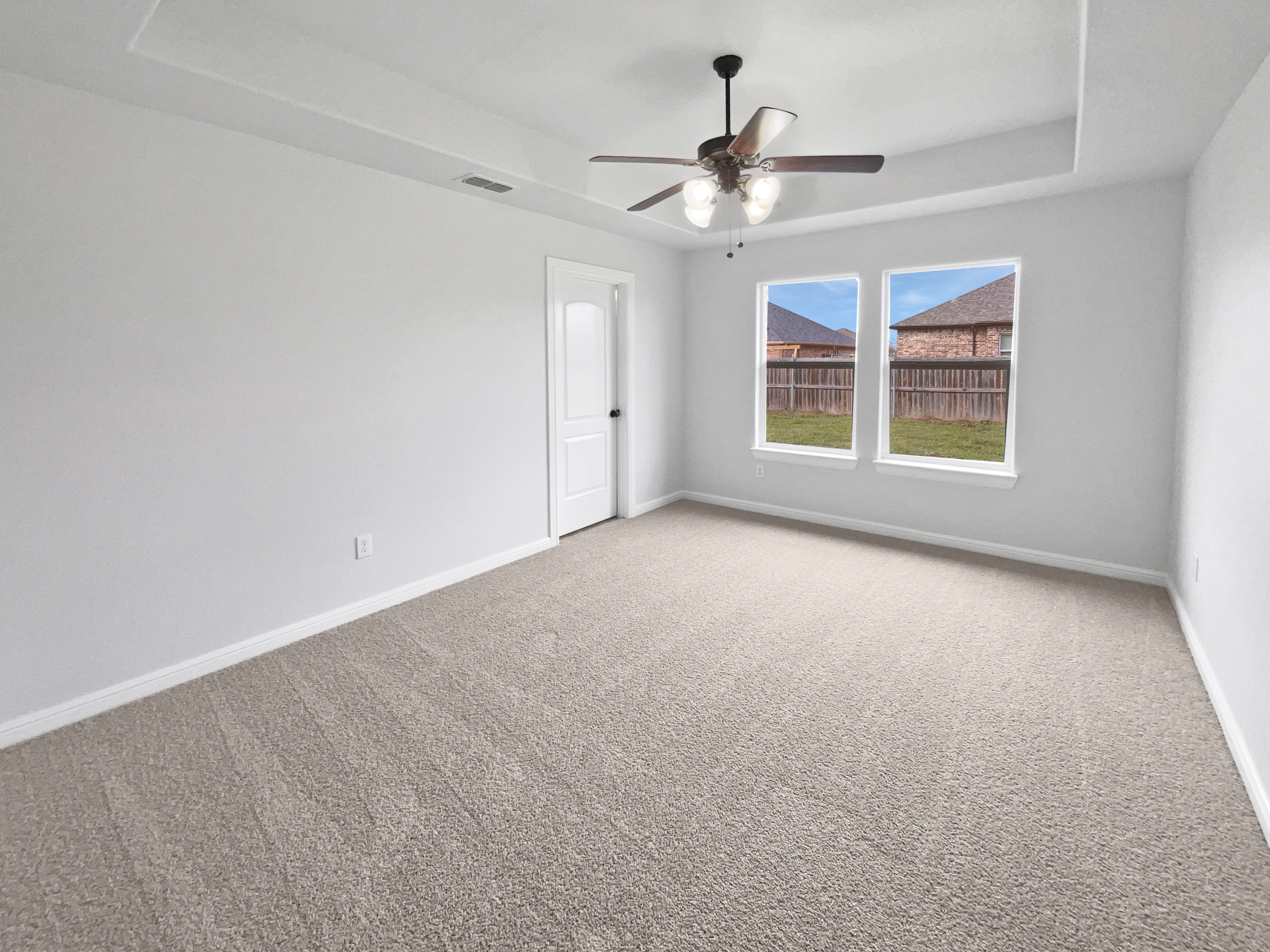 Photo 9 of 16 of 112 Halifax Cir, Palmer, TX