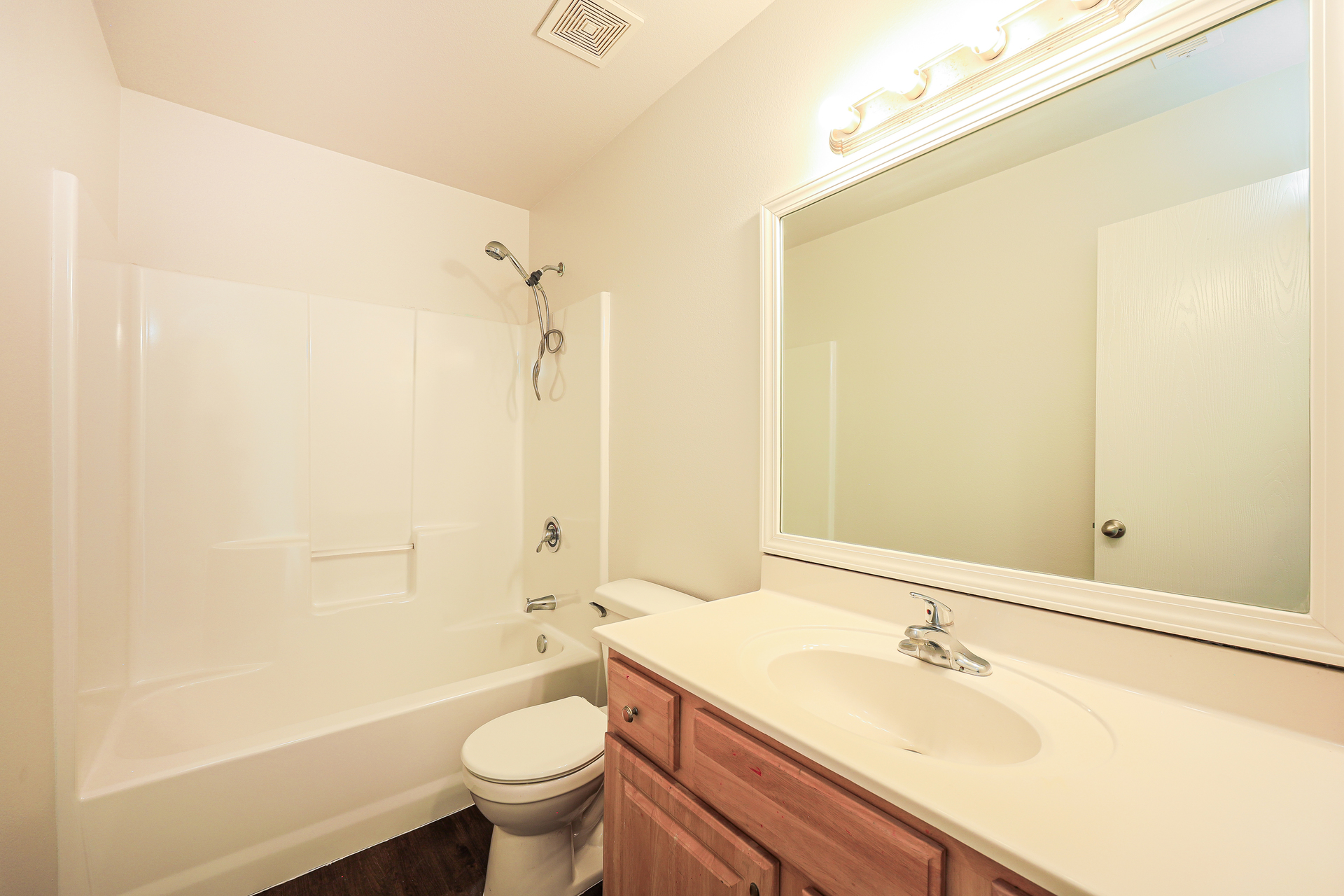 Photo 12 of 22 of 7508 Star Harbor Dr, Corpus Christi, TX