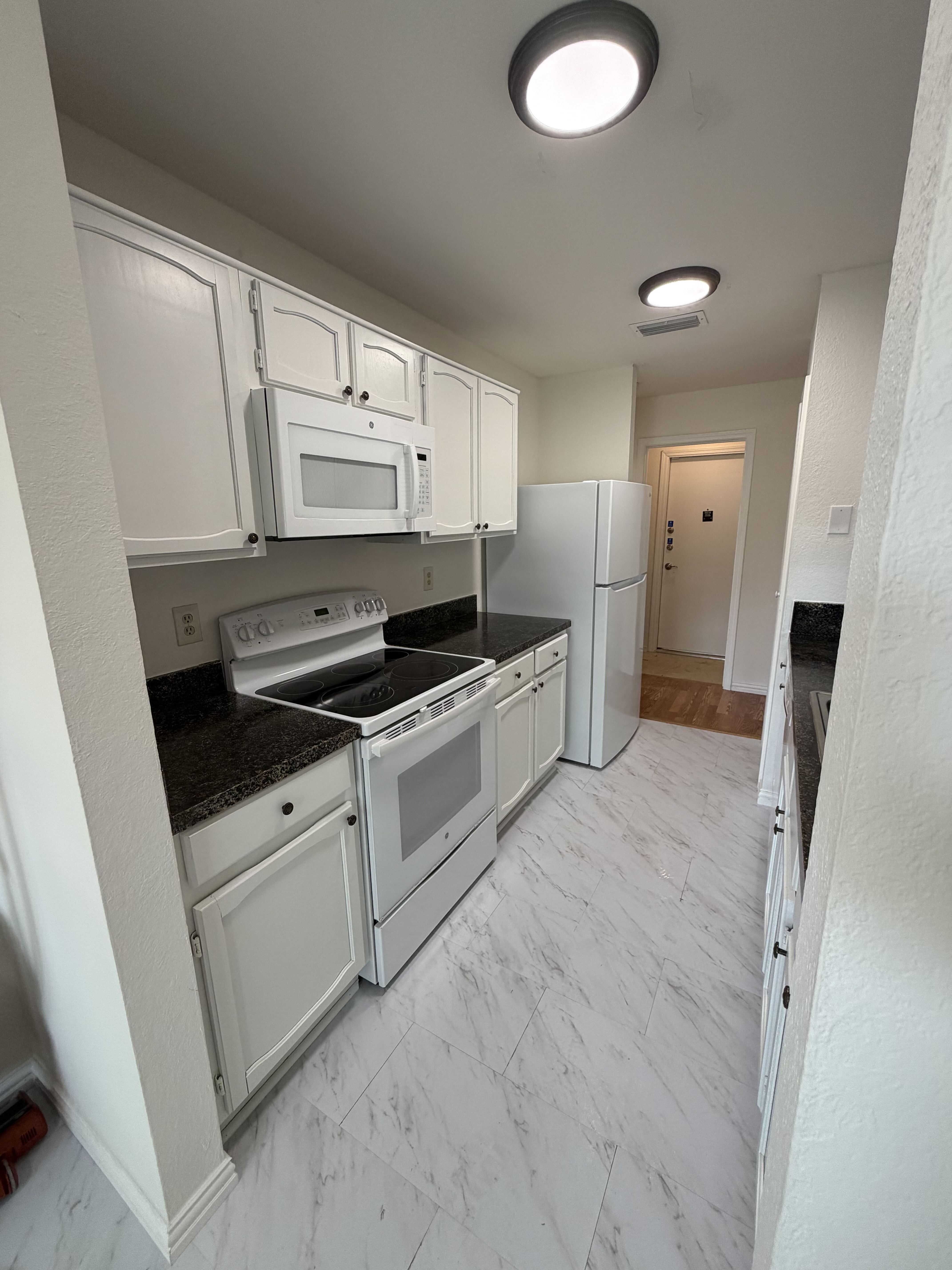 Photo 2 of 15 of 2739 April Hill Ln, Dallas, TX