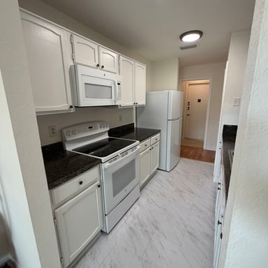 Property photo 2 of 2739 April Hill Ln