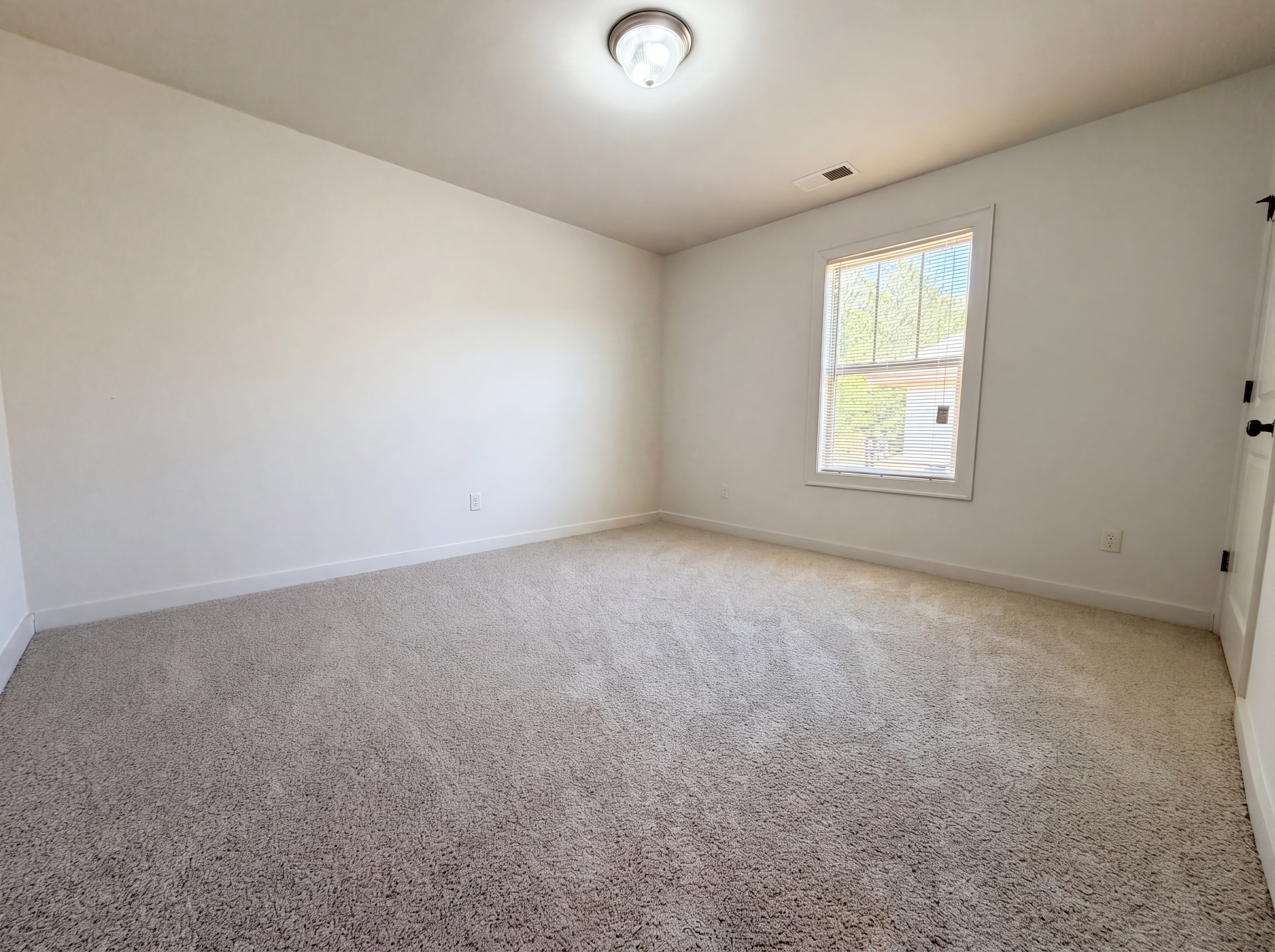 Photo 11 of 17 of 4468 Winchester Hills Way, Birmingham, AL