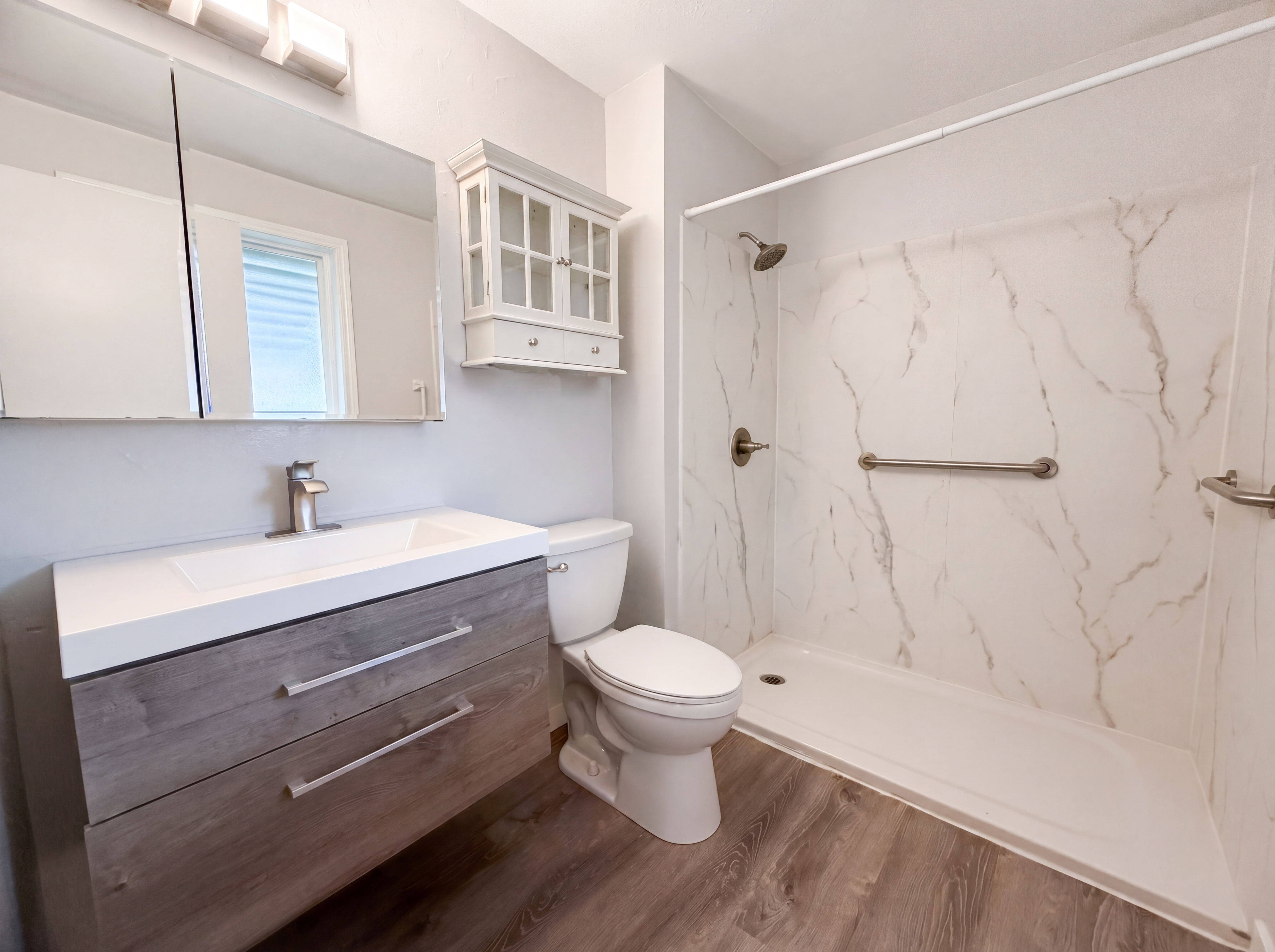 Photo 6 of 17 of 1209 SW 25th St, Troutdale, OR