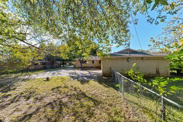 Photo 25 of 25 - 828 Livingston Dr, Hurst, TX 76053