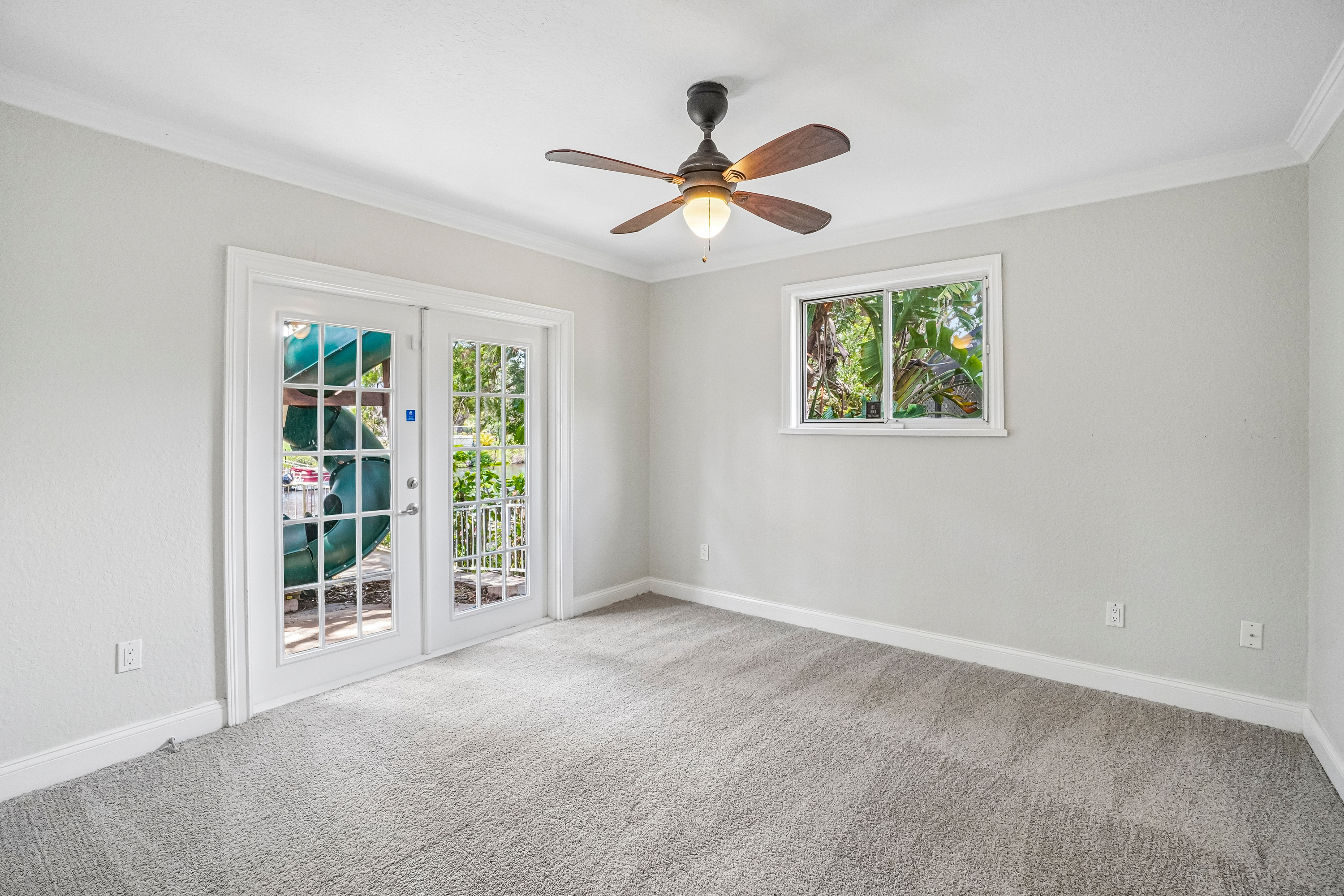 Photo 29 of 63 of 5609 Executive Dr, New Port Richey, FL