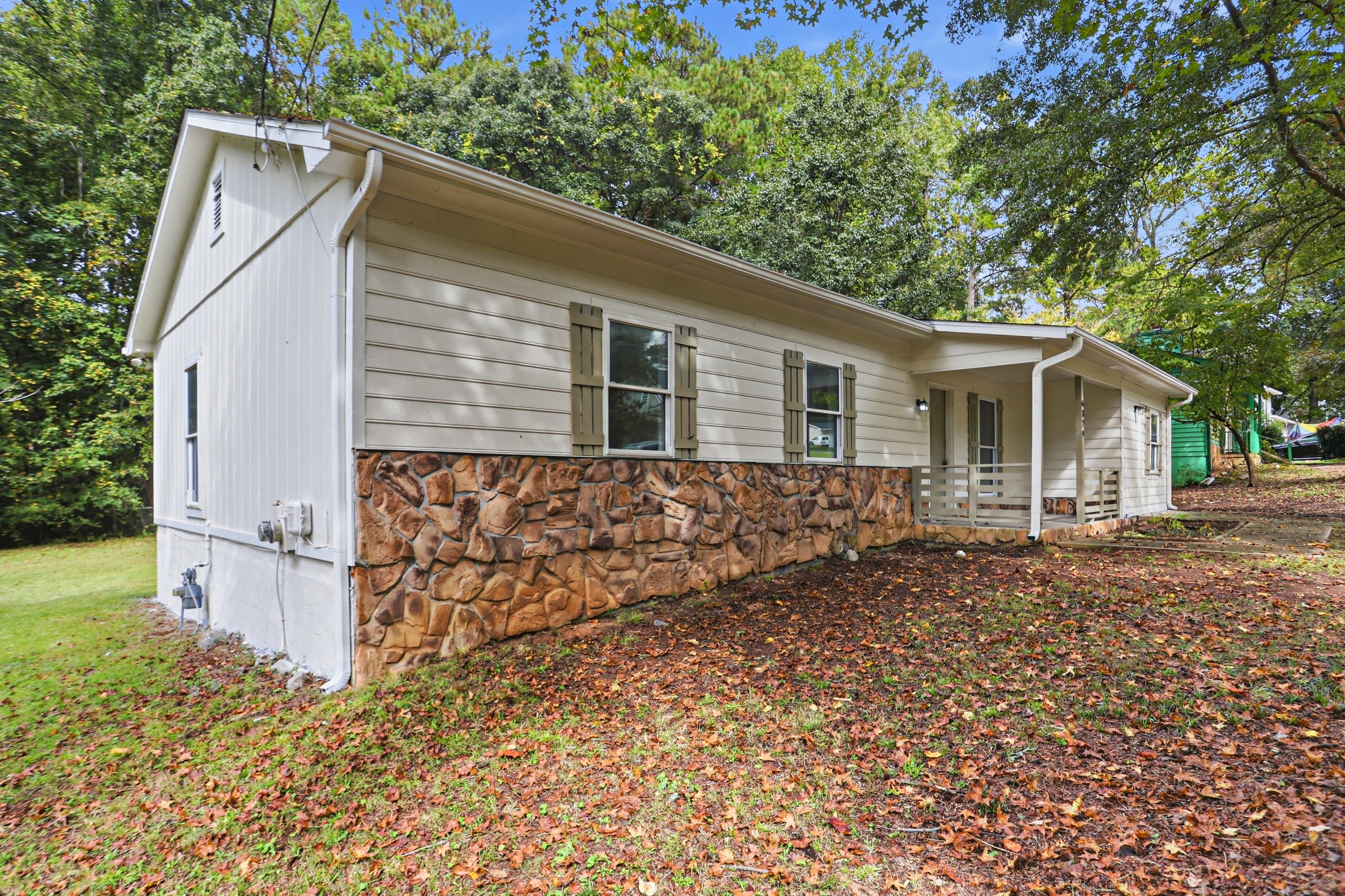 Photo 25 of 31 of 6379 Leverett Dr, Lithonia, GA