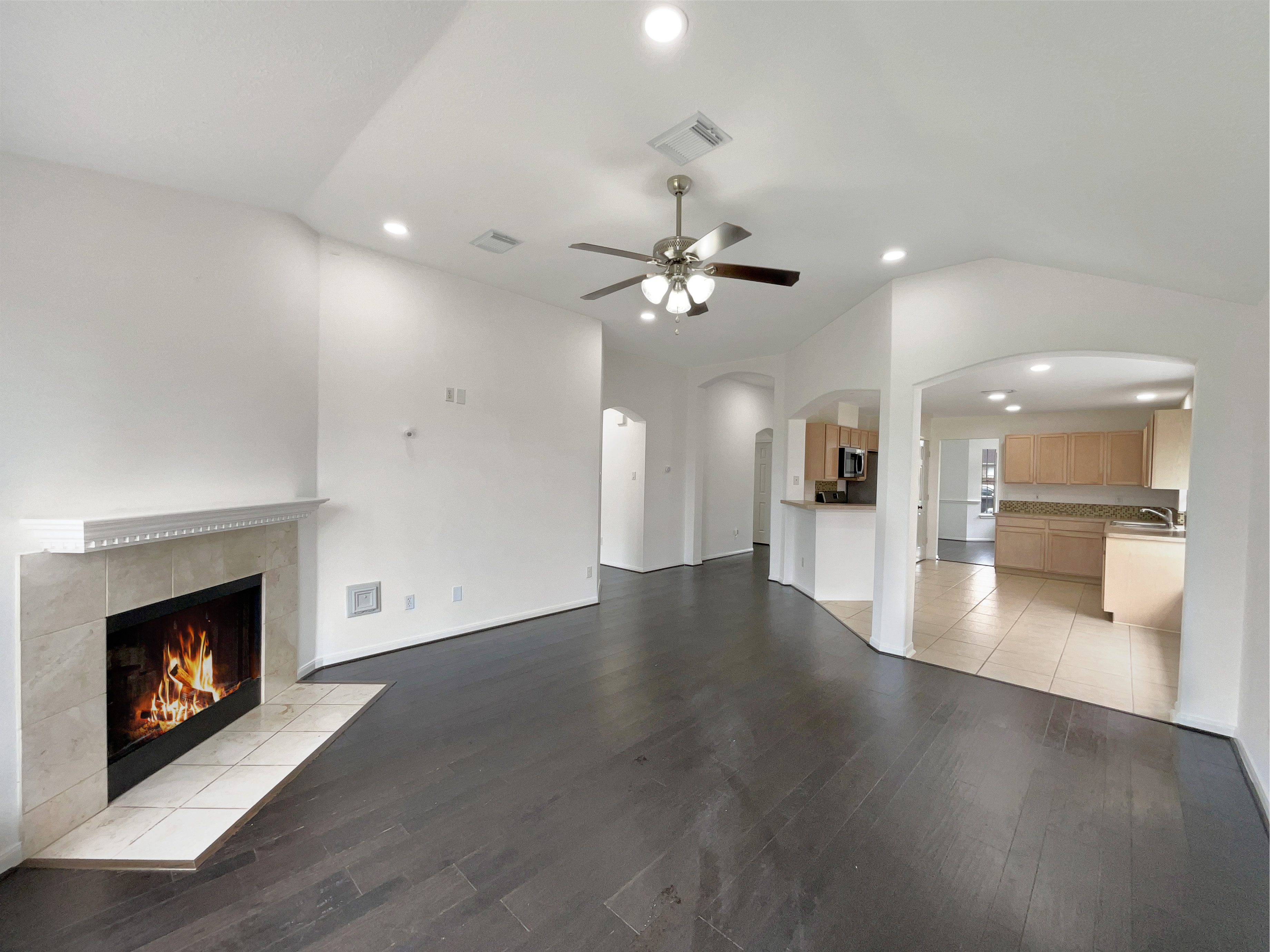 Photo 12 of 19 of 4326 Eaglewood Trail Dr, Fresno, TX