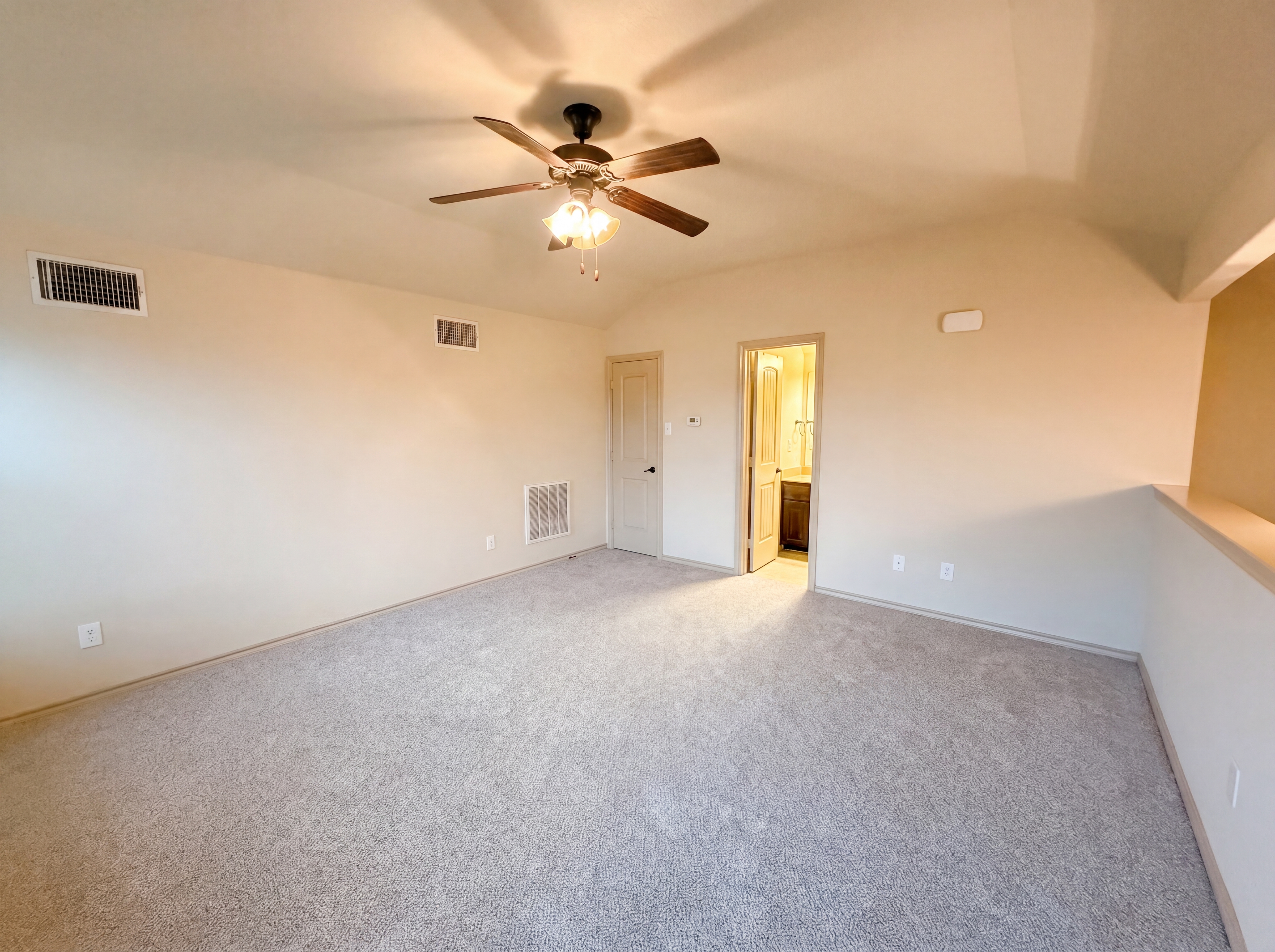 Photo 4 of 19 of 1217 Ashley Dr, Weatherford, TX