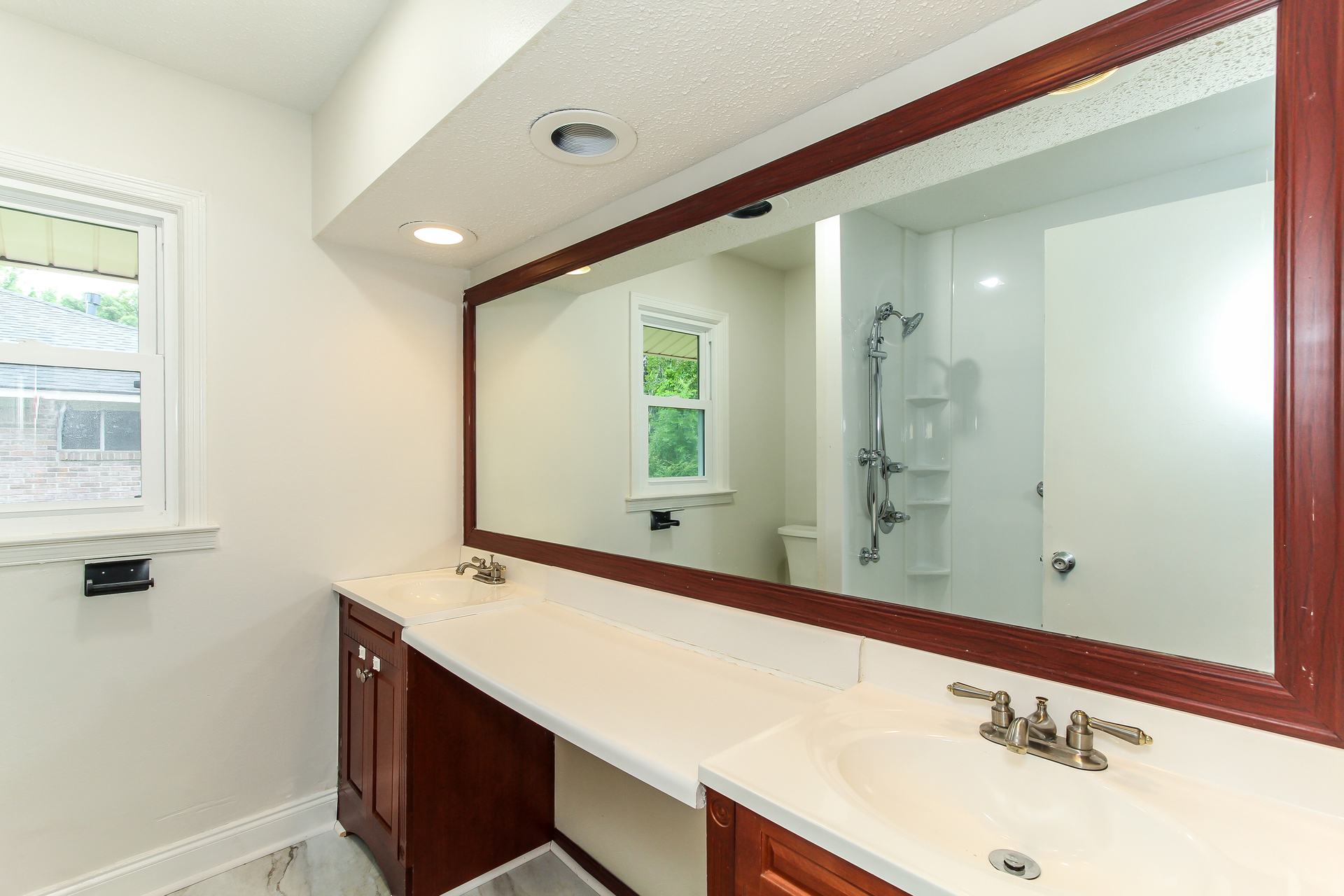 Photo 12 of 21 of 525 Lurene Cir, Montgomery, AL