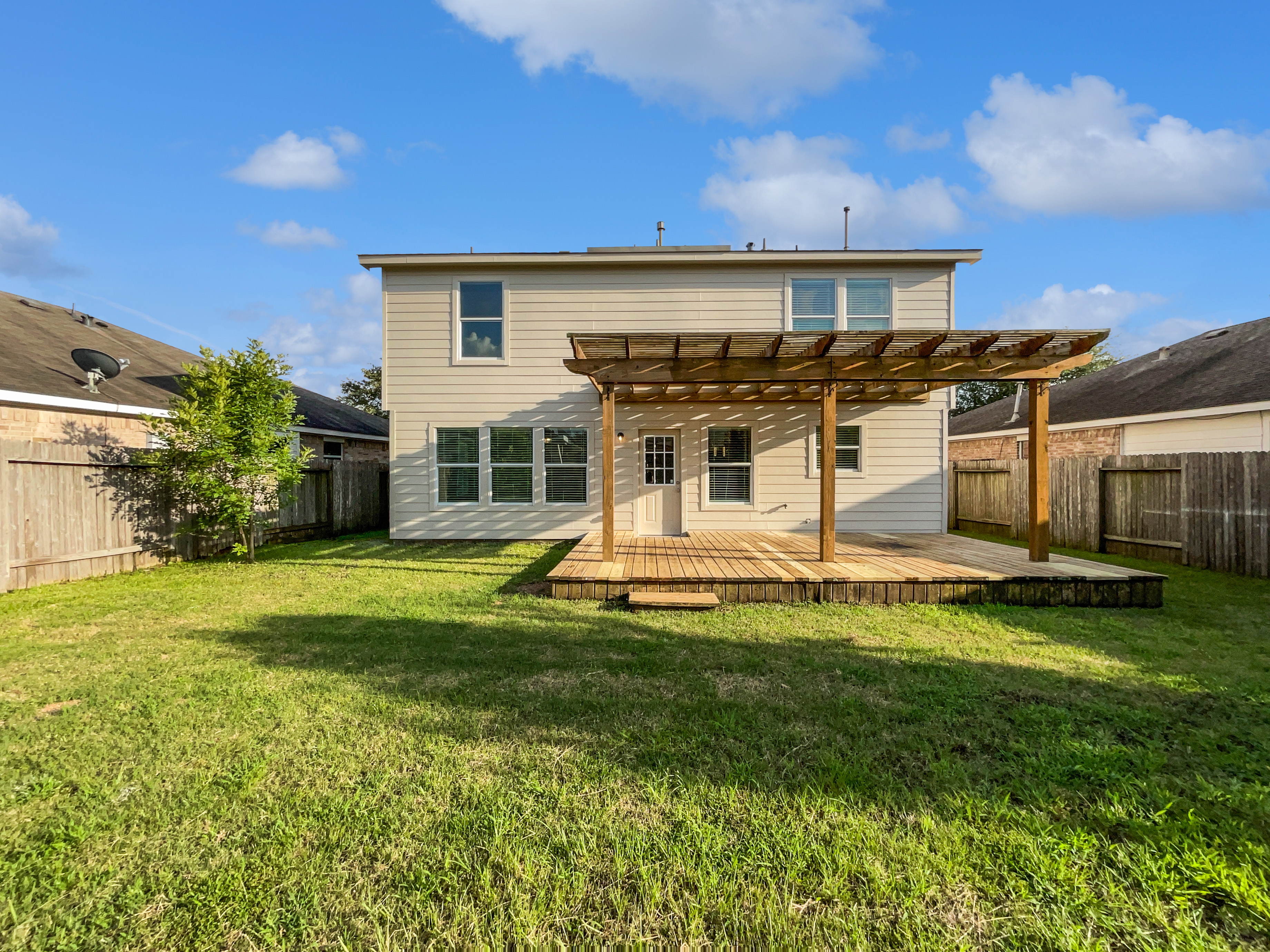 Photo 8 of 20 of 12018 Green Willow Falls Dr, Tomball, TX