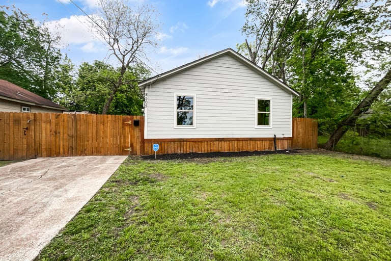 8505 Safeguard St, Houston, TX 77051 Opendoor