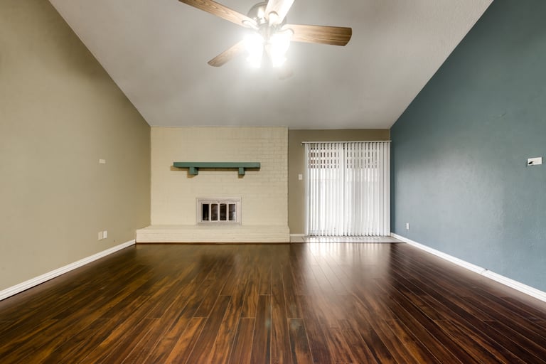Photo 12 of 33 - 2925 Beachtree Ln, Bedford, TX 76021